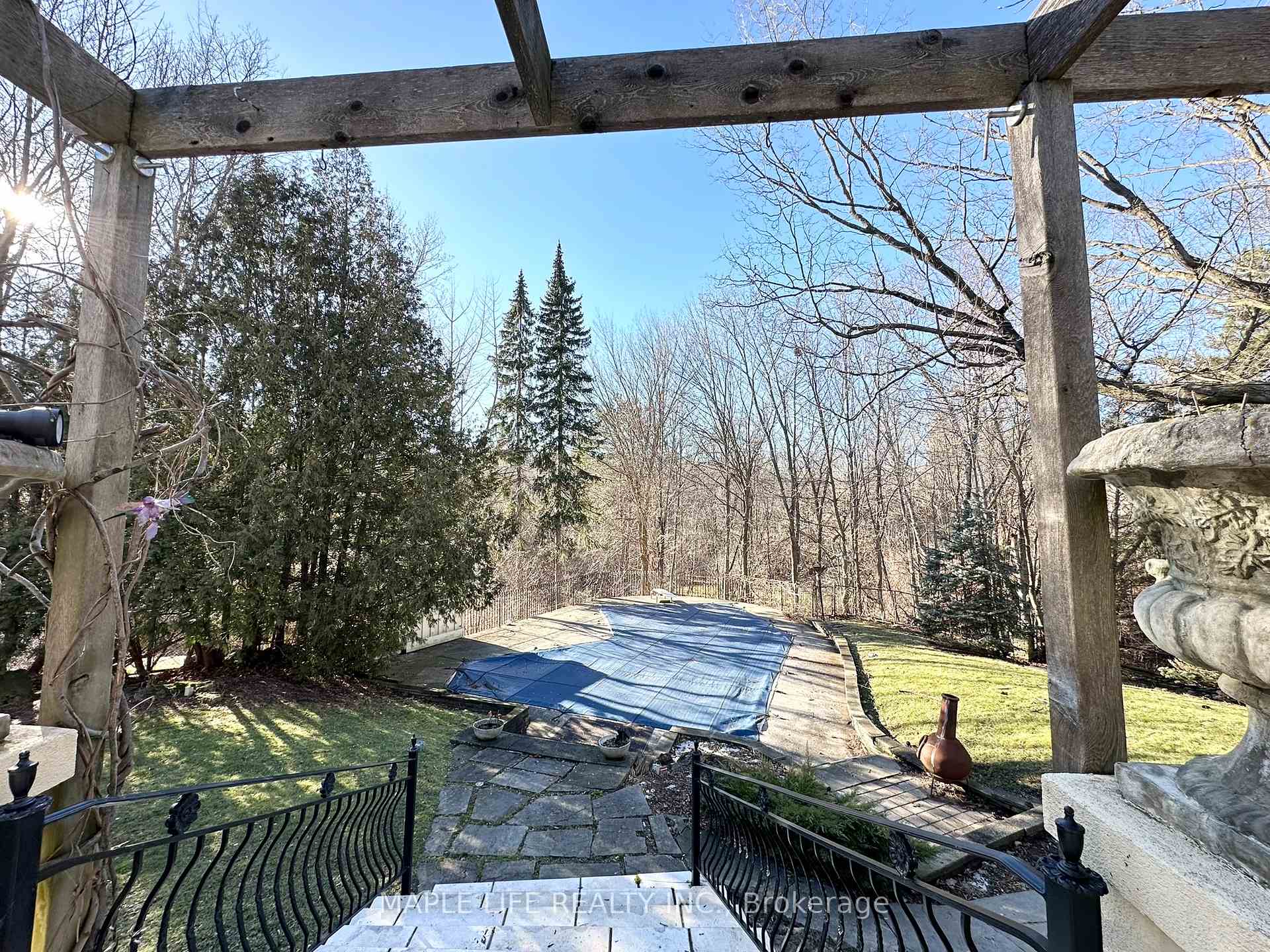 Photo 5 of 16 Brian Cliff Drive, North York, Banbury-Don Mills — HOMEH