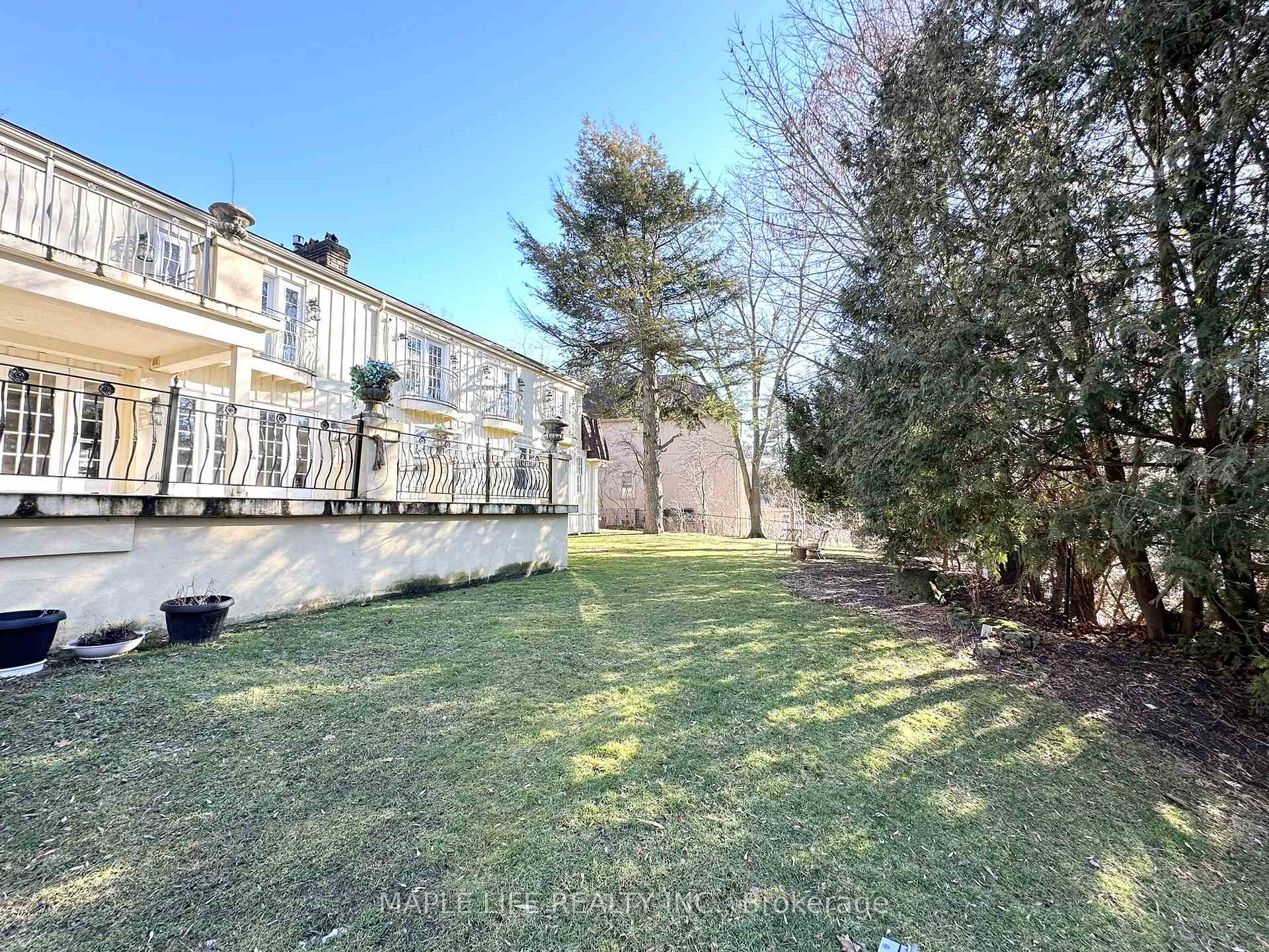 Photo 7 of 16 Brian Cliff Drive, North York, Banbury-Don Mills — HOMEH