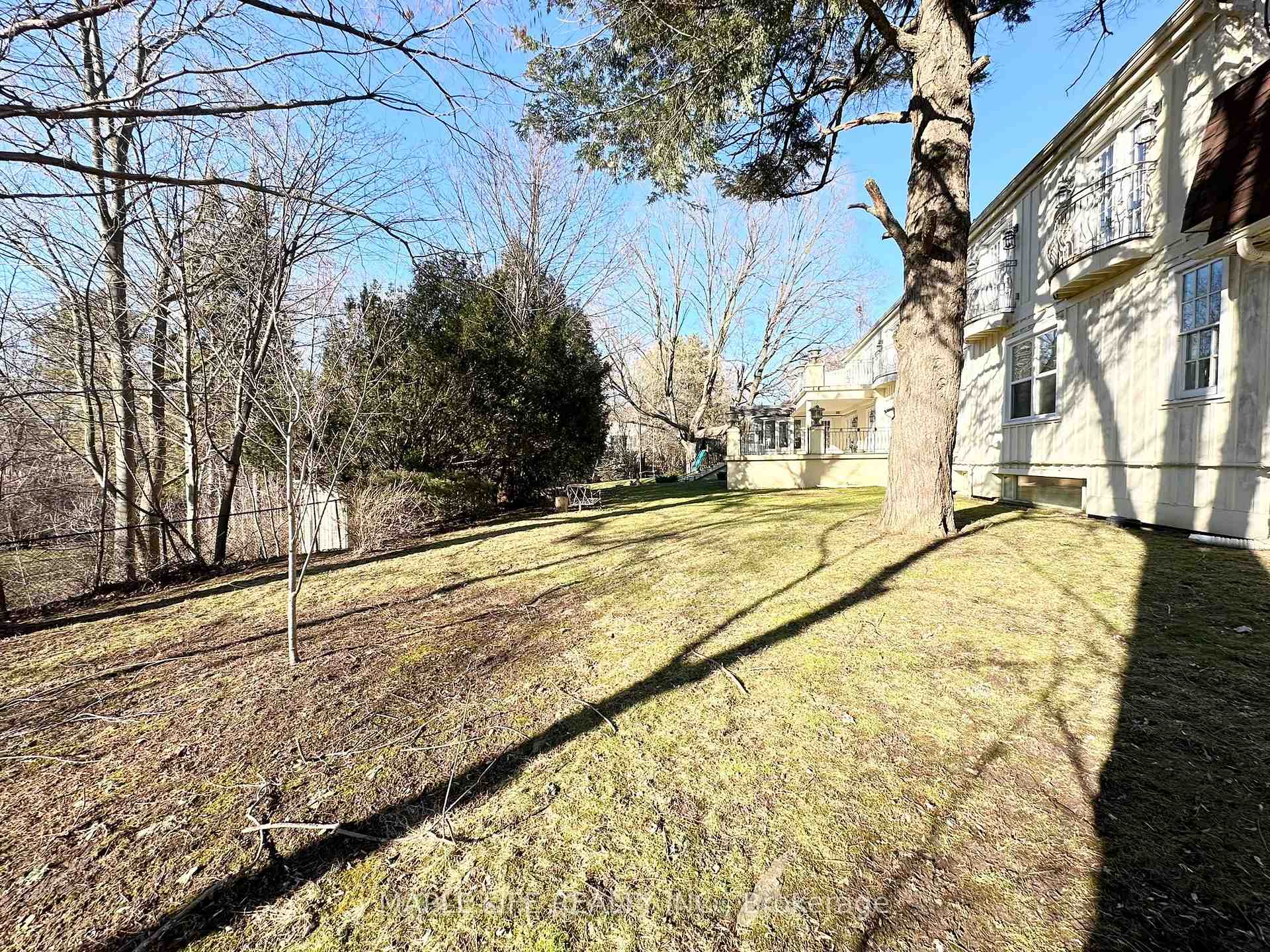Photo 8 of 16 Brian Cliff Drive, North York, Banbury-Don Mills — HOMEH
