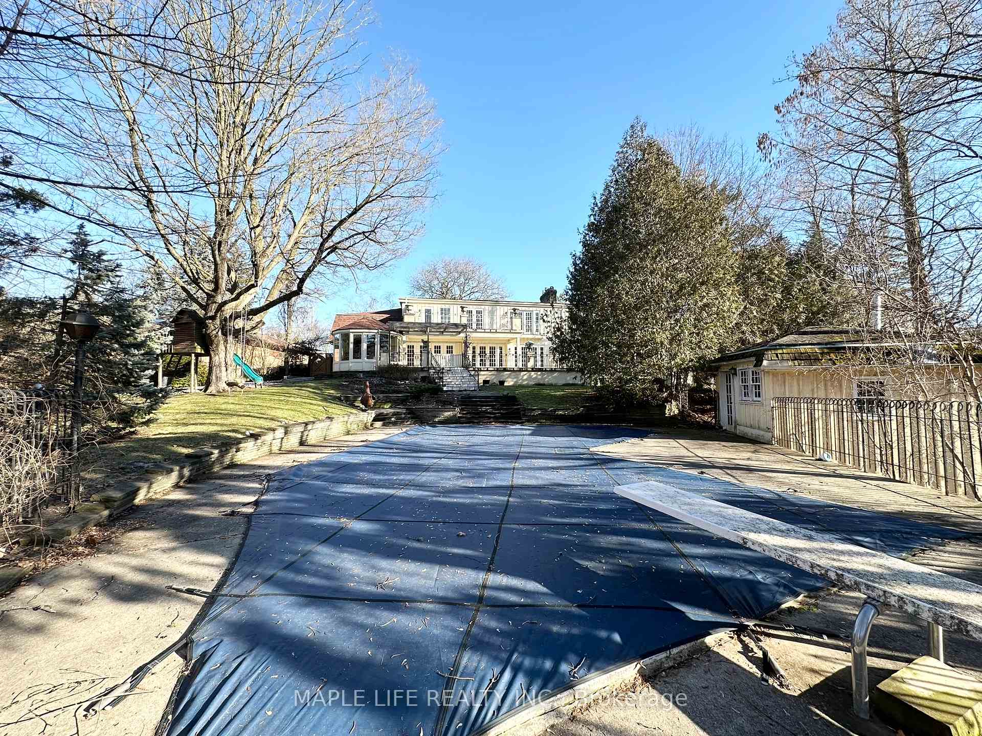 Photo 10 of 16 Brian Cliff Drive, North York, Banbury-Don Mills — HOMEH