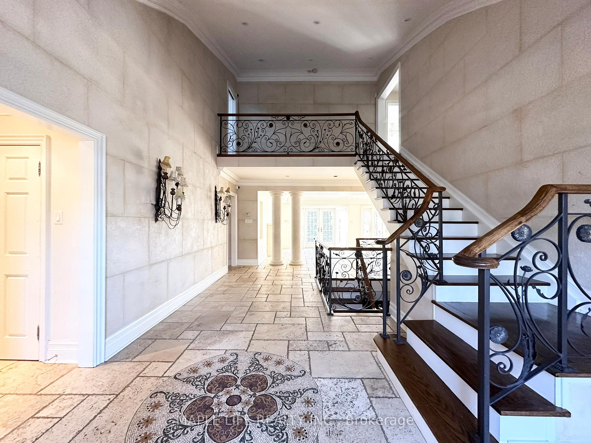 Photo 12 of 16 Brian Cliff Drive, North York, Banbury-Don Mills — HOMEH