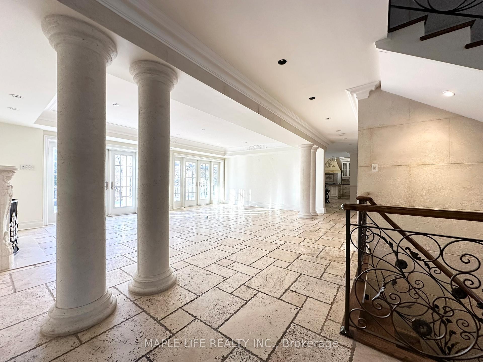Photo 13 of 16 Brian Cliff Drive, North York, Banbury-Don Mills — HOMEH