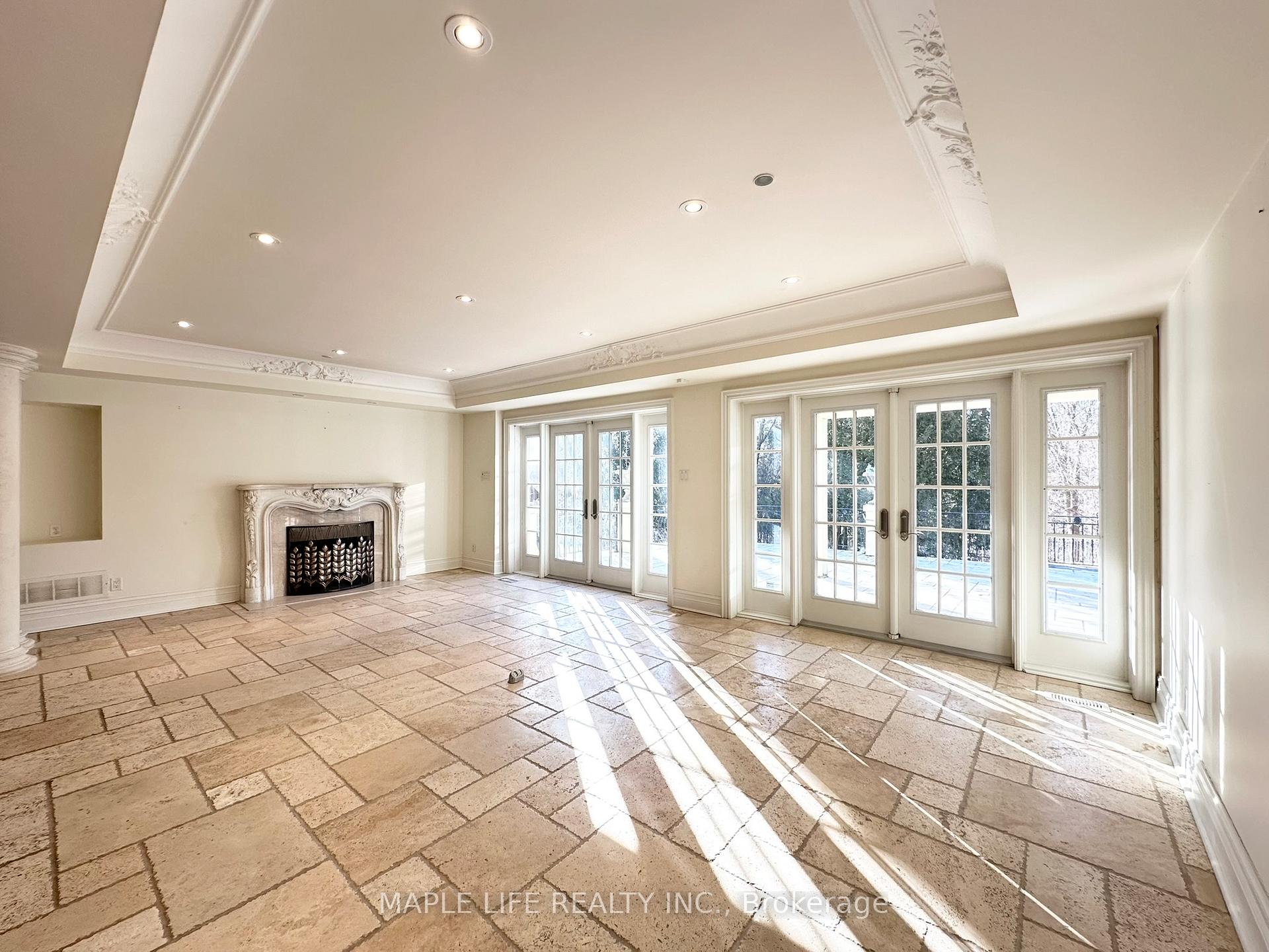 Photo 14 of 16 Brian Cliff Drive, North York, Banbury-Don Mills — HOMEH