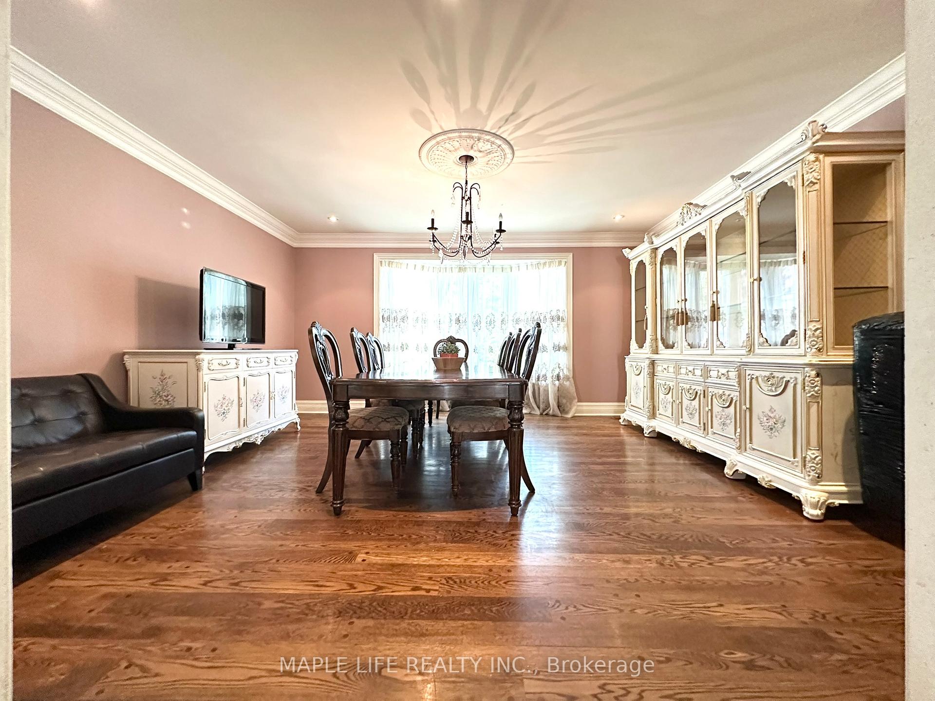 Photo 18 of 16 Brian Cliff Drive, North York, Banbury-Don Mills — HOMEH