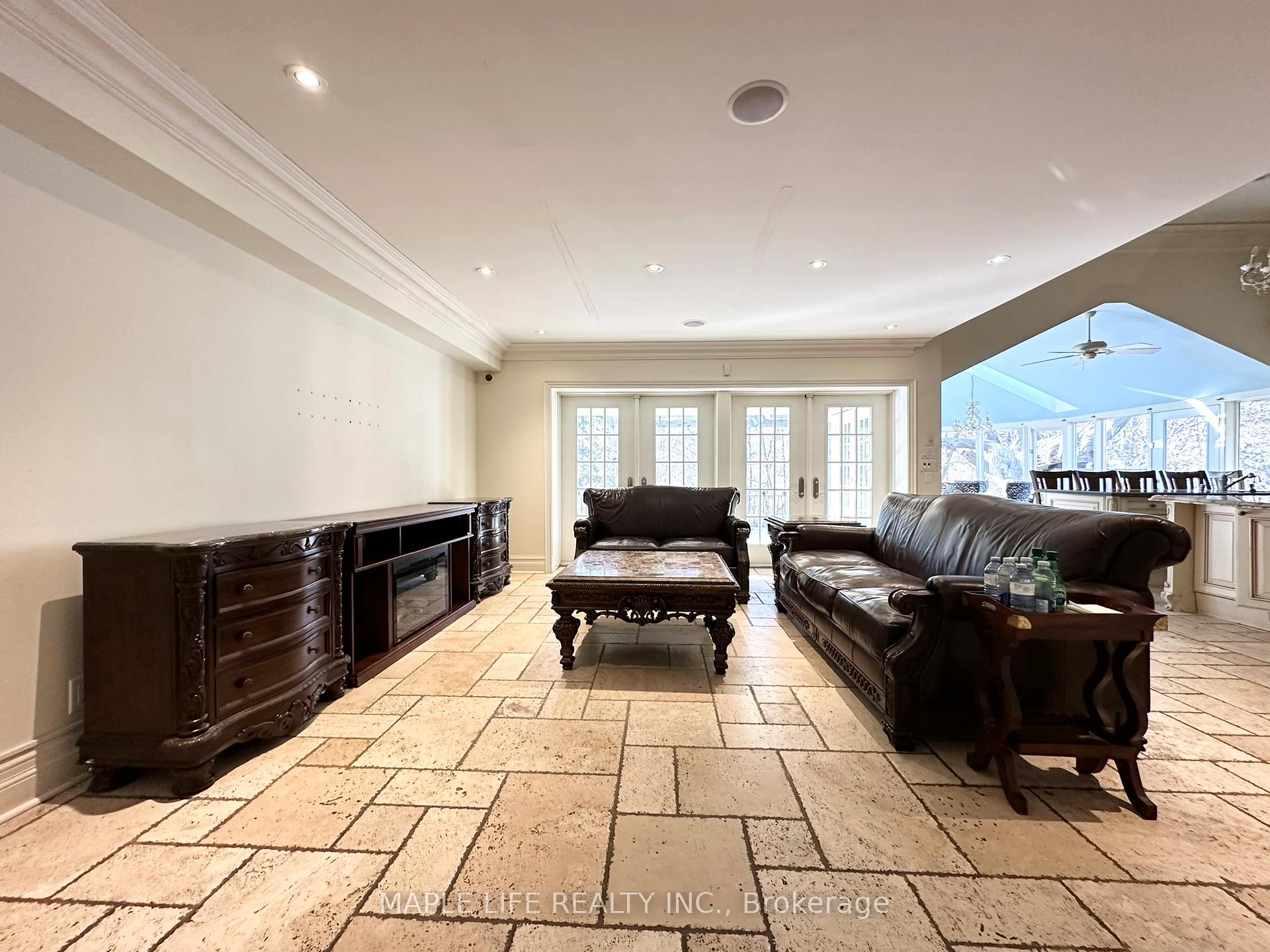 Photo 20 of 16 Brian Cliff Drive, North York, Banbury-Don Mills — HOMEH
