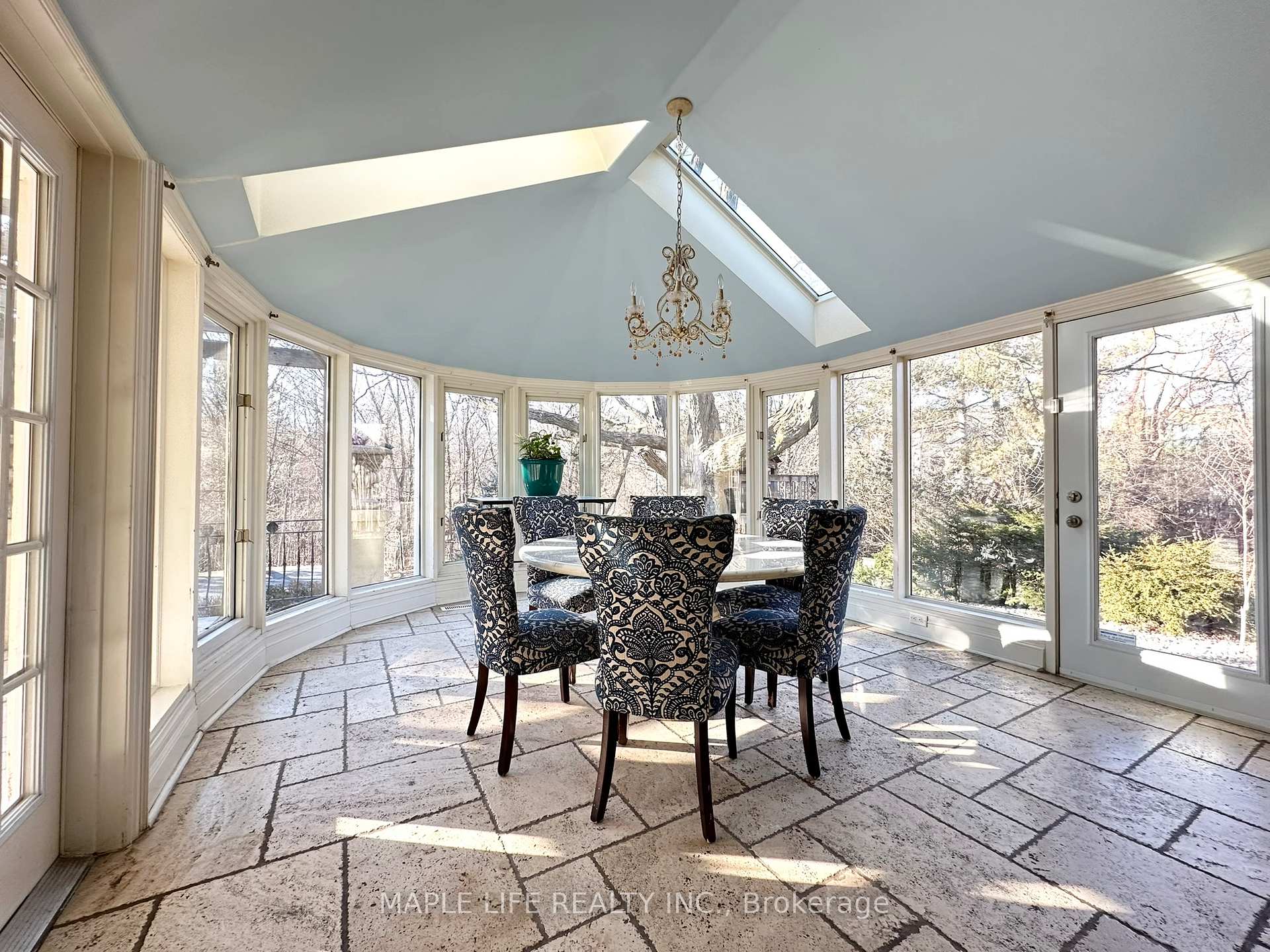 Photo 22 of 16 Brian Cliff Drive, North York, Banbury-Don Mills — HOMEH