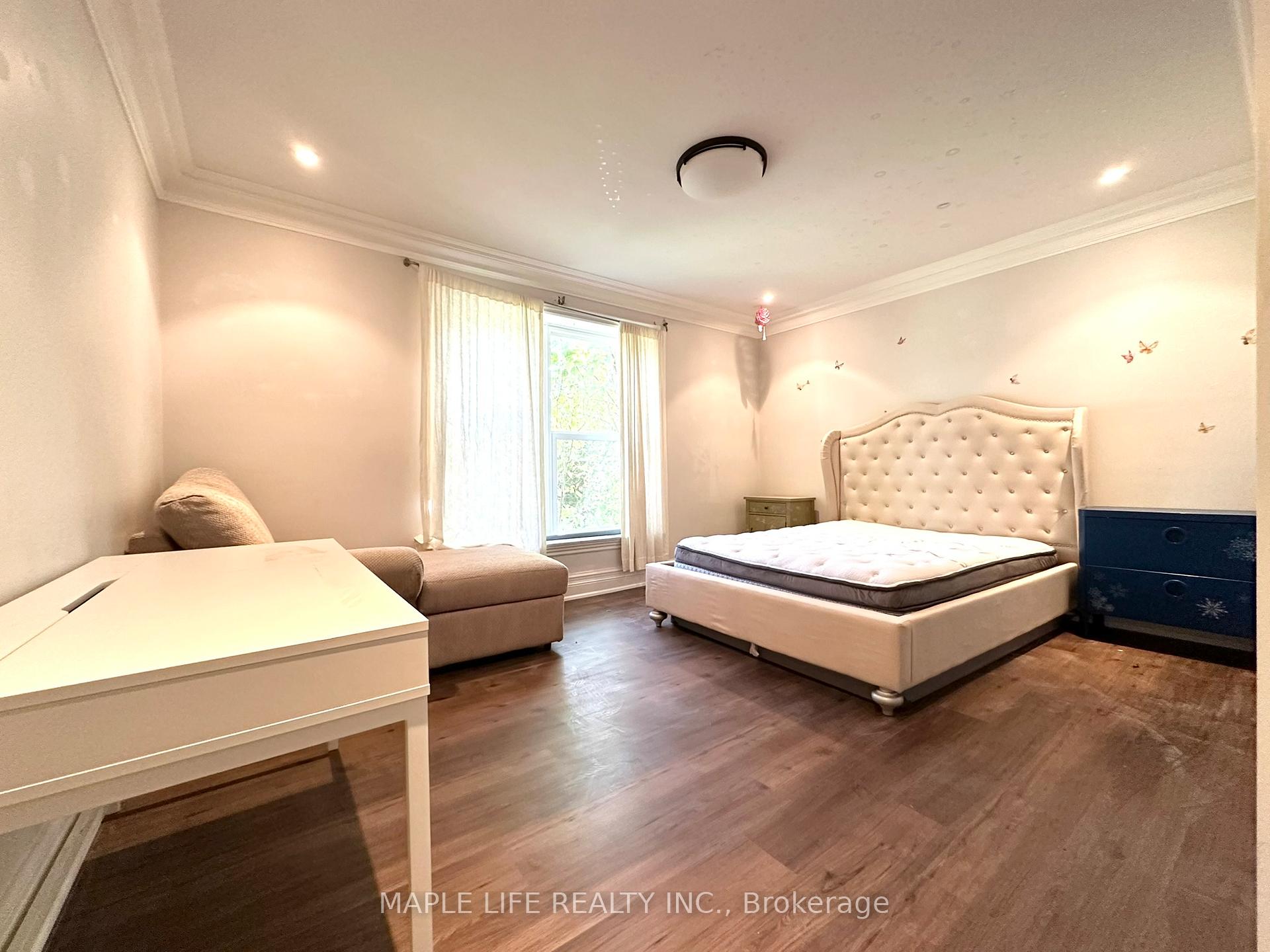 Photo 25 of 16 Brian Cliff Drive, North York, Banbury-Don Mills — HOMEH