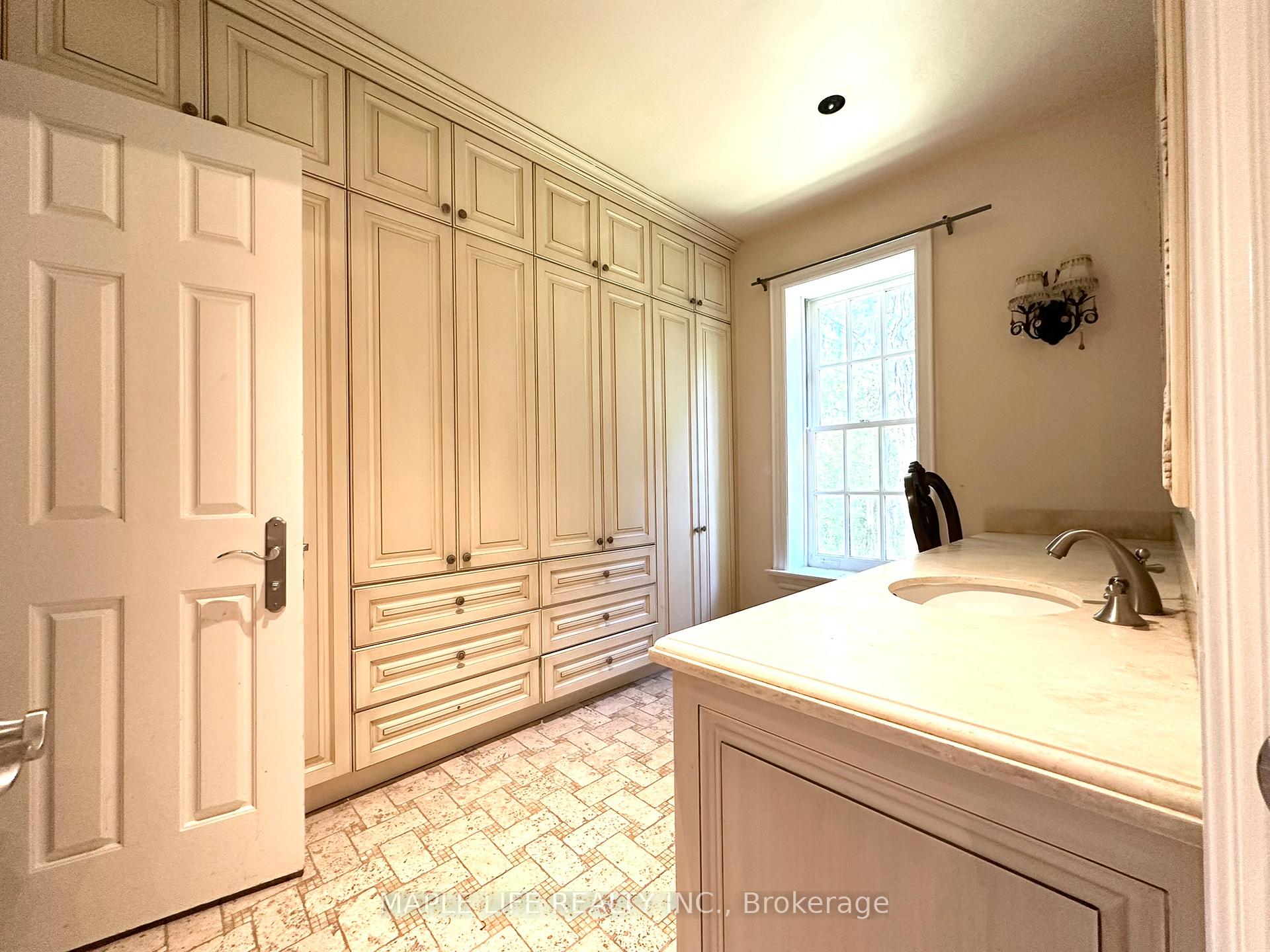 Photo 29 of 16 Brian Cliff Drive, North York, Banbury-Don Mills — HOMEH