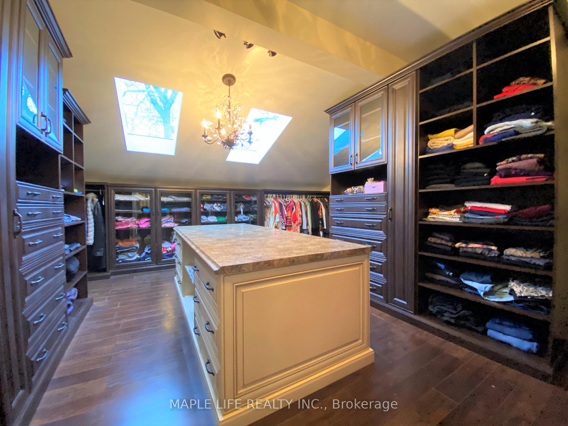 Photo 31 of 16 Brian Cliff Drive, North York, Banbury-Don Mills — HOMEH