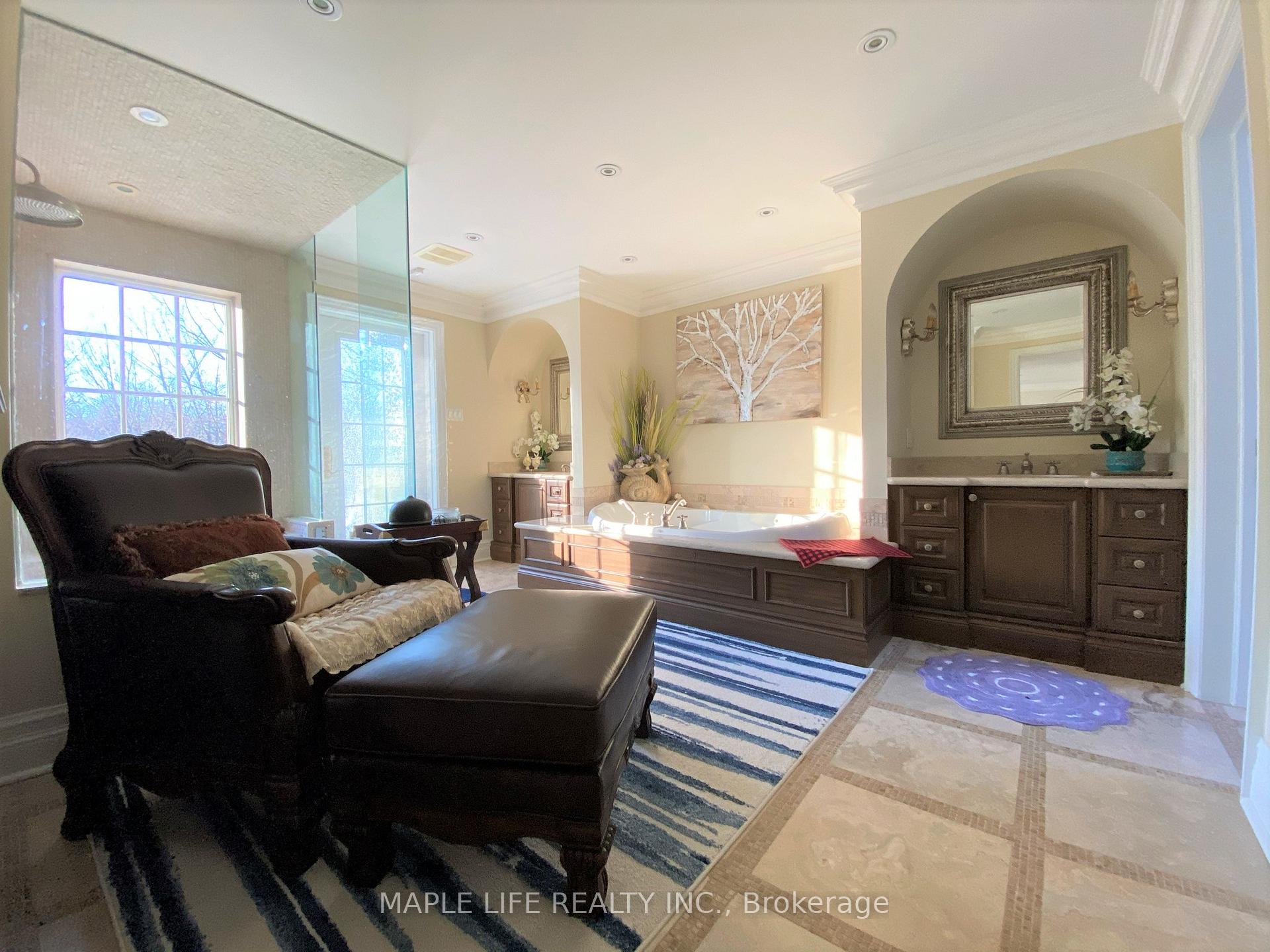 Photo 32 of 16 Brian Cliff Drive, North York, Banbury-Don Mills — HOMEH