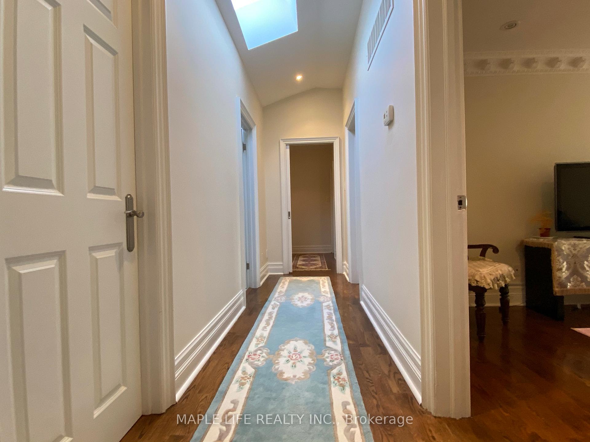 Photo 35 of 16 Brian Cliff Drive, North York, Banbury-Don Mills — HOMEH