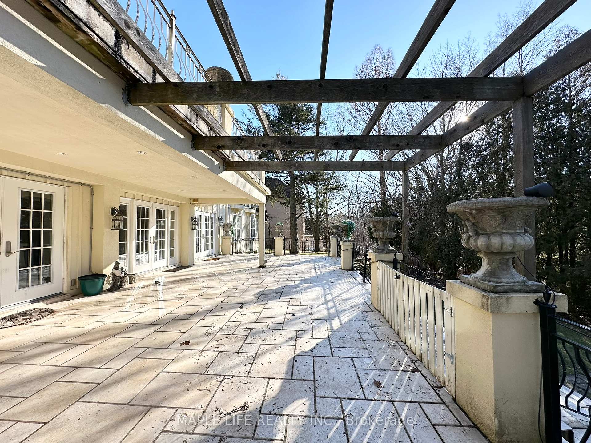 Photo 38 of 16 Brian Cliff Drive, North York, Banbury-Don Mills — HOMEH