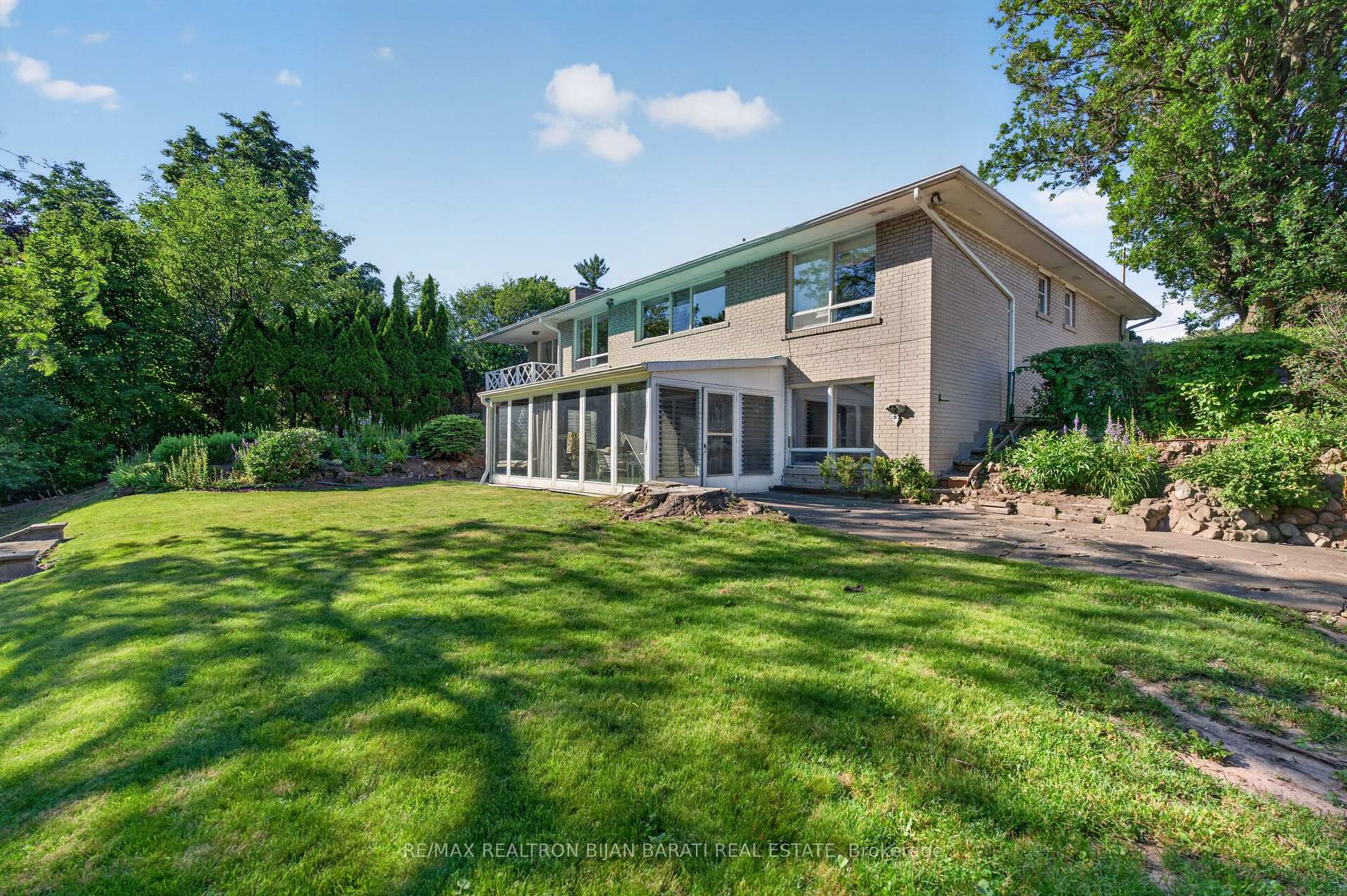 Photo 4 of 14 Heathview Avenue, North York, Bayview Village — HOMEH