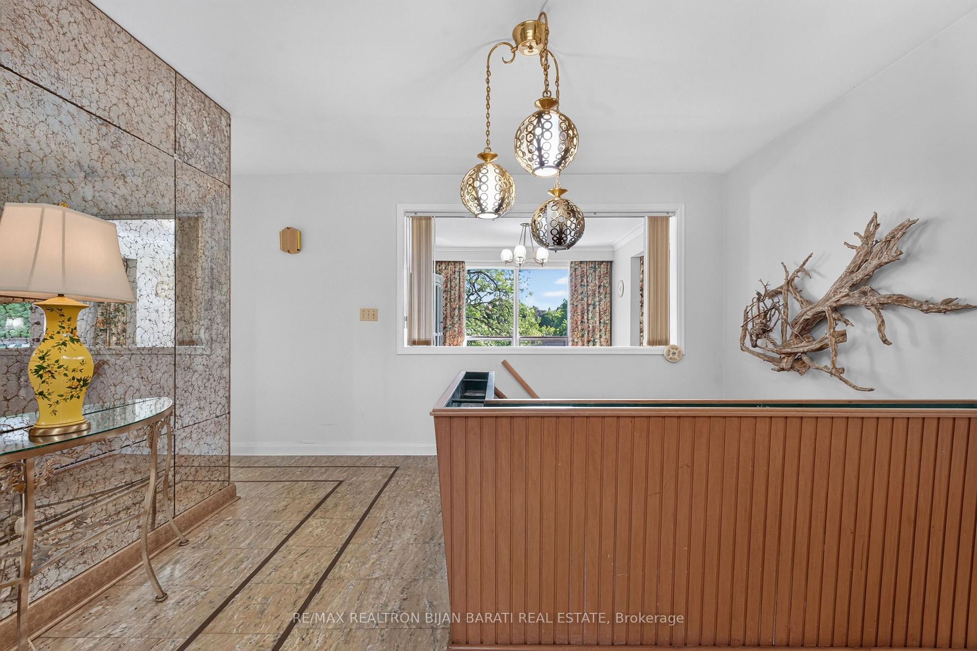 Photo 5 of 14 Heathview Avenue, North York, Bayview Village — HOMEH