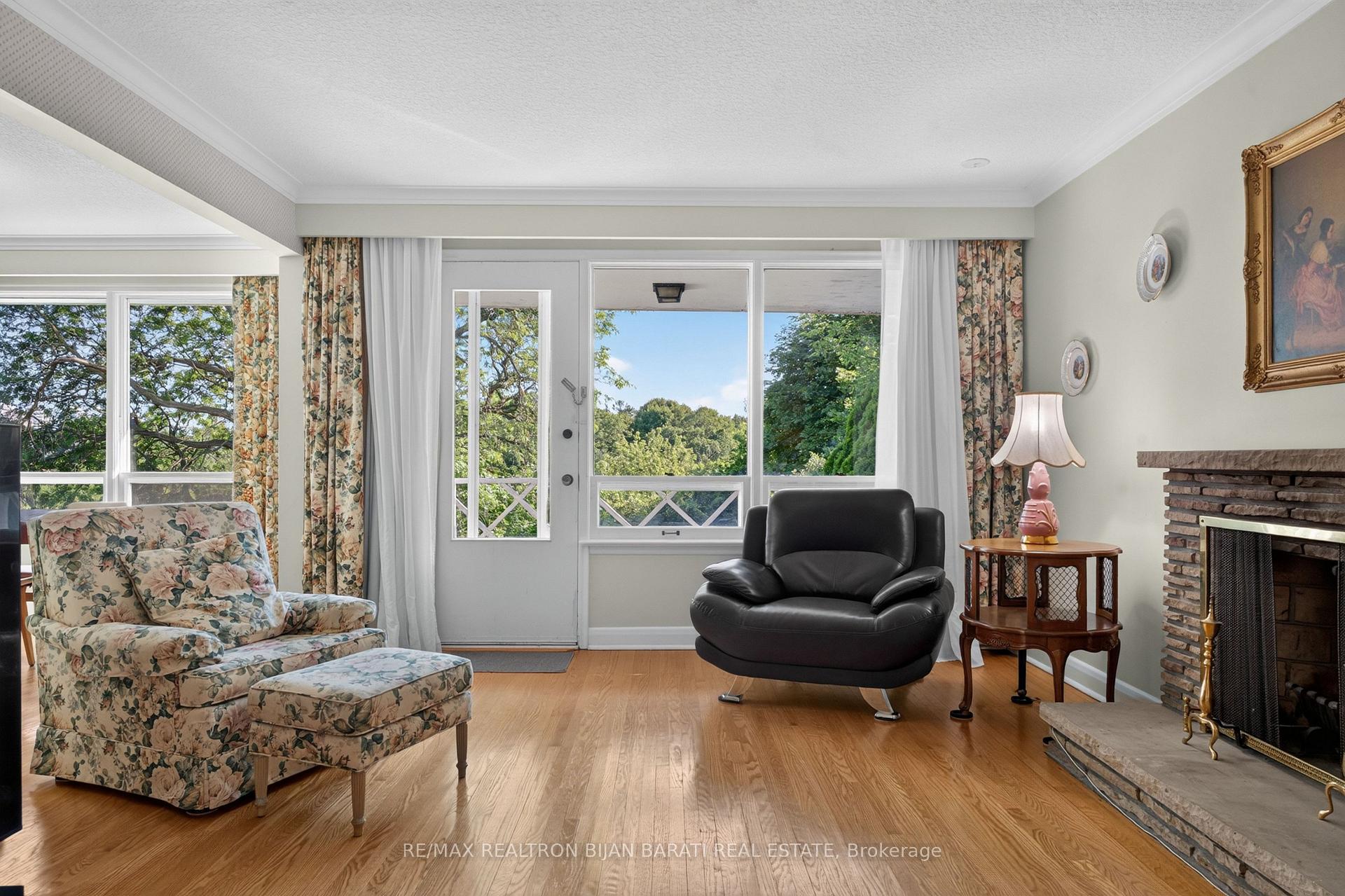 Photo 8 of 14 Heathview Avenue, North York, Bayview Village — HOMEH