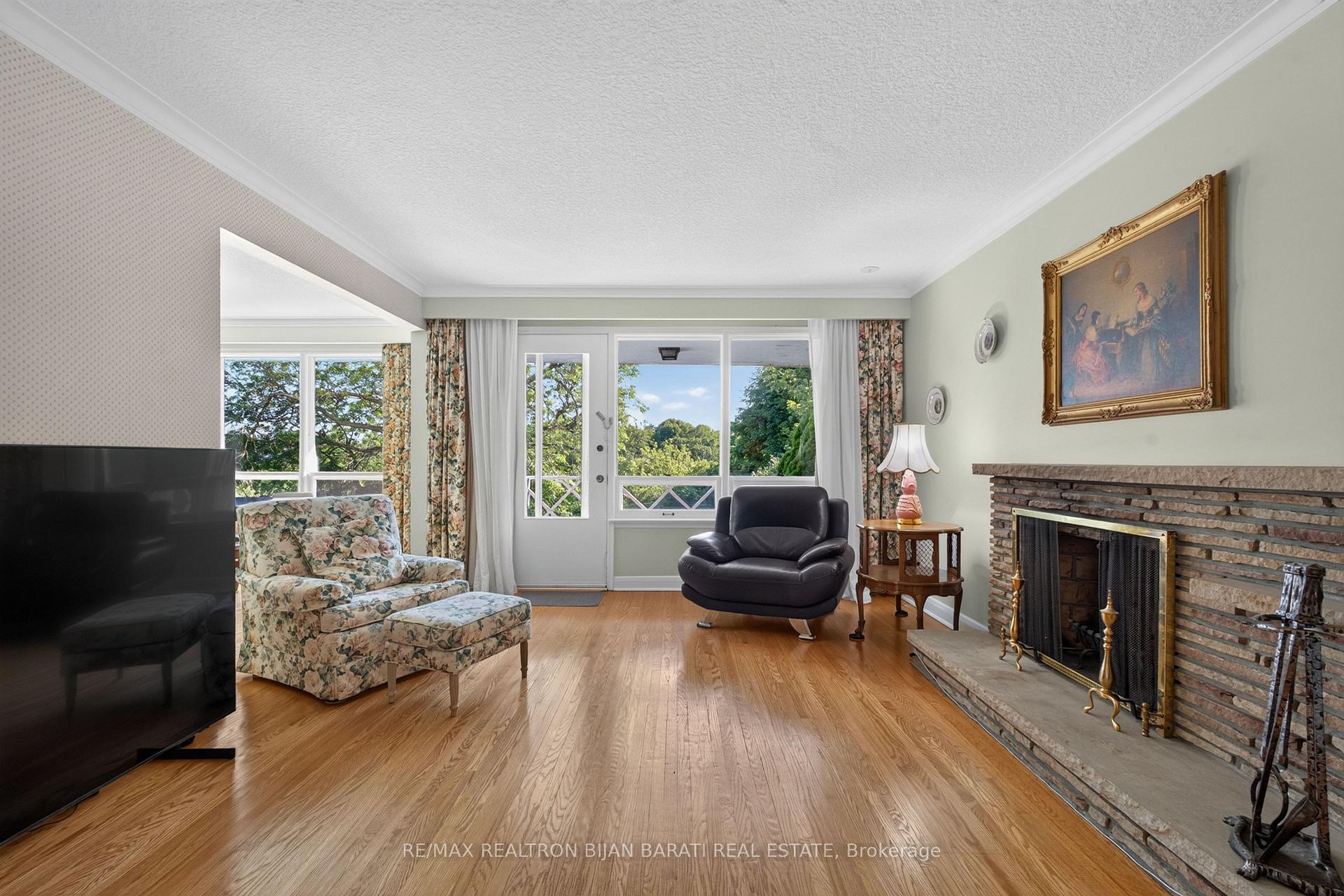 Photo 10 of 14 Heathview Avenue, North York, Bayview Village — HOMEH