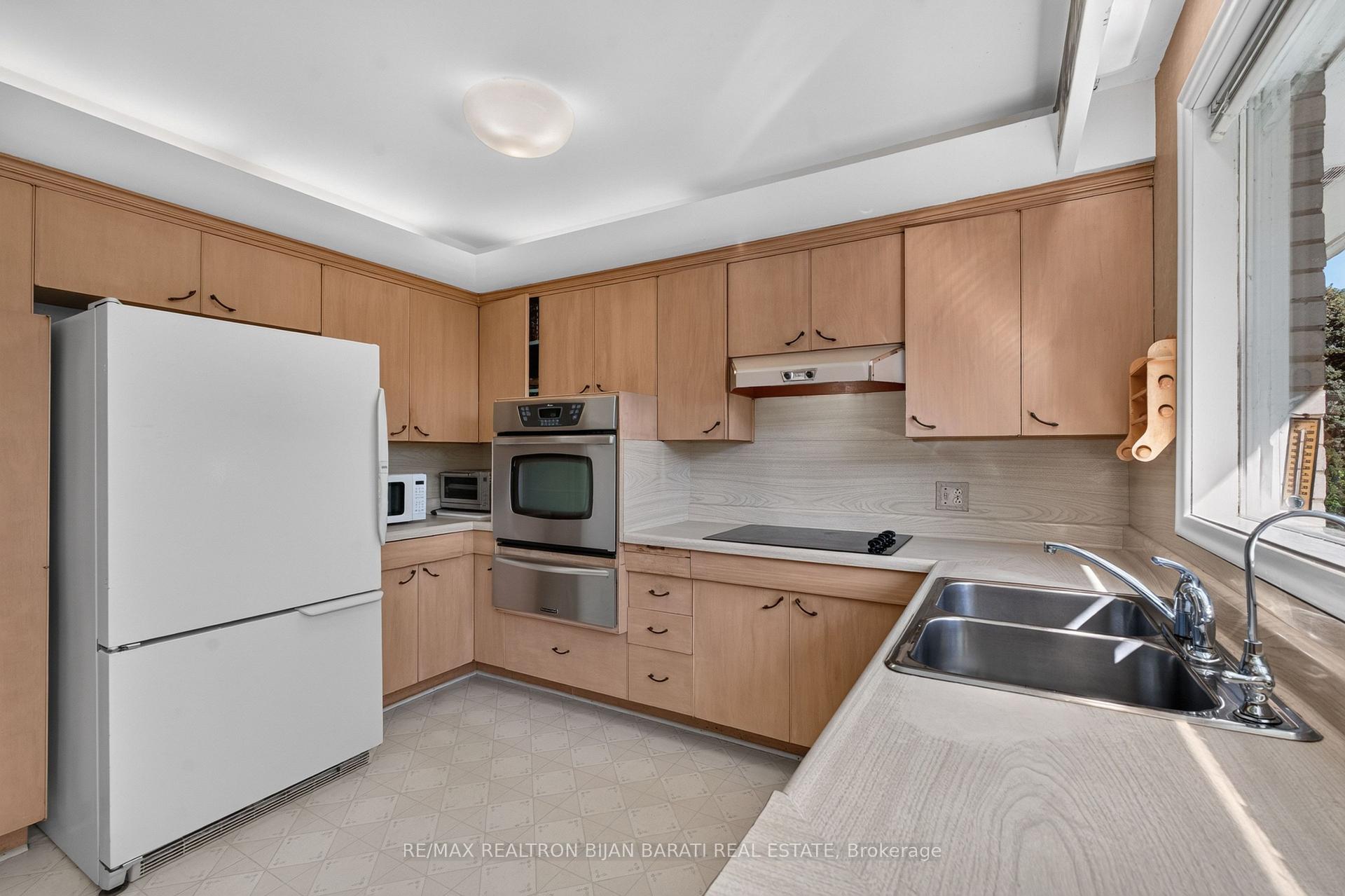 Photo 27 of 14 Heathview Avenue, North York, Bayview Village — HOMEH