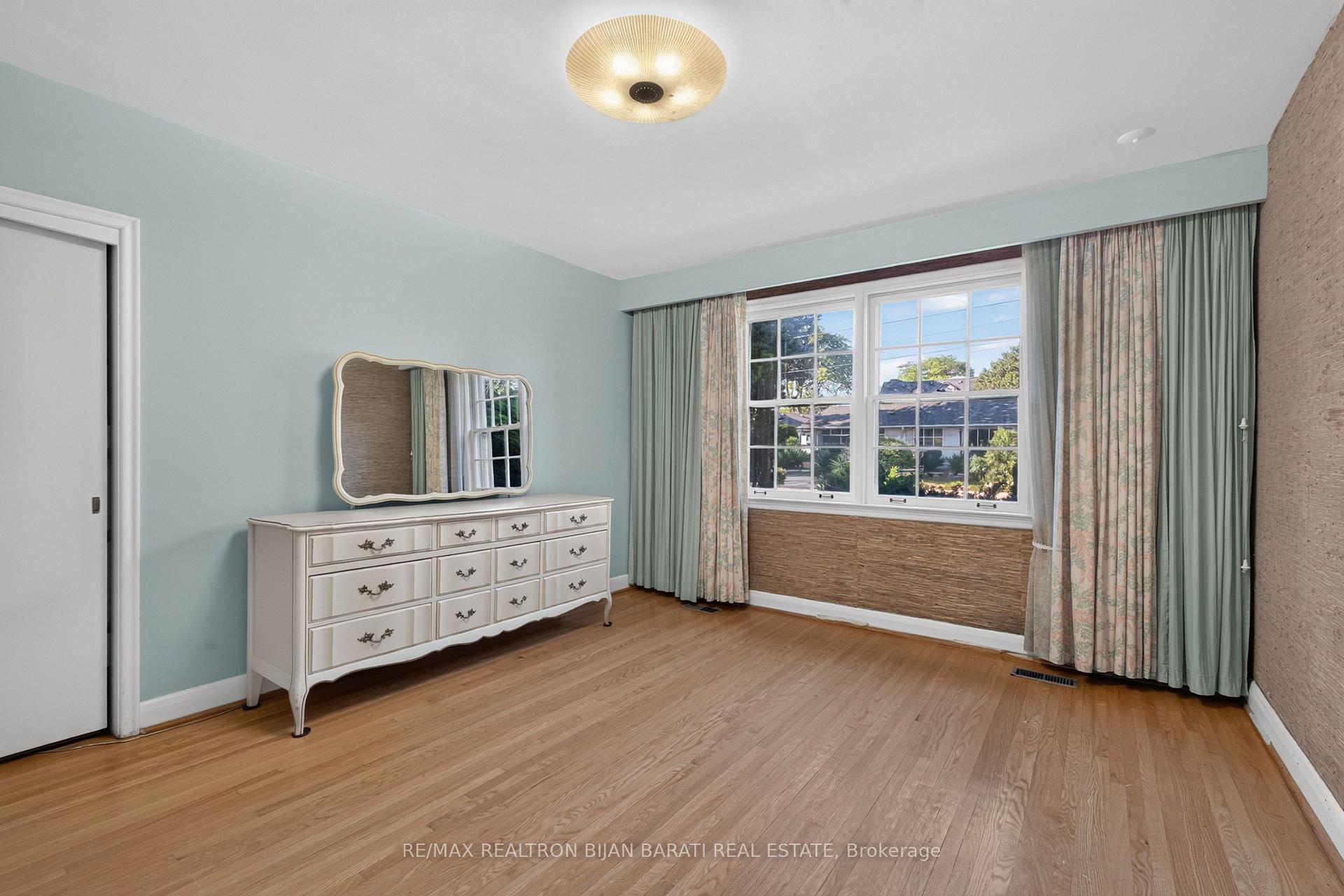 Photo 32 of 14 Heathview Avenue, North York, Bayview Village — HOMEH