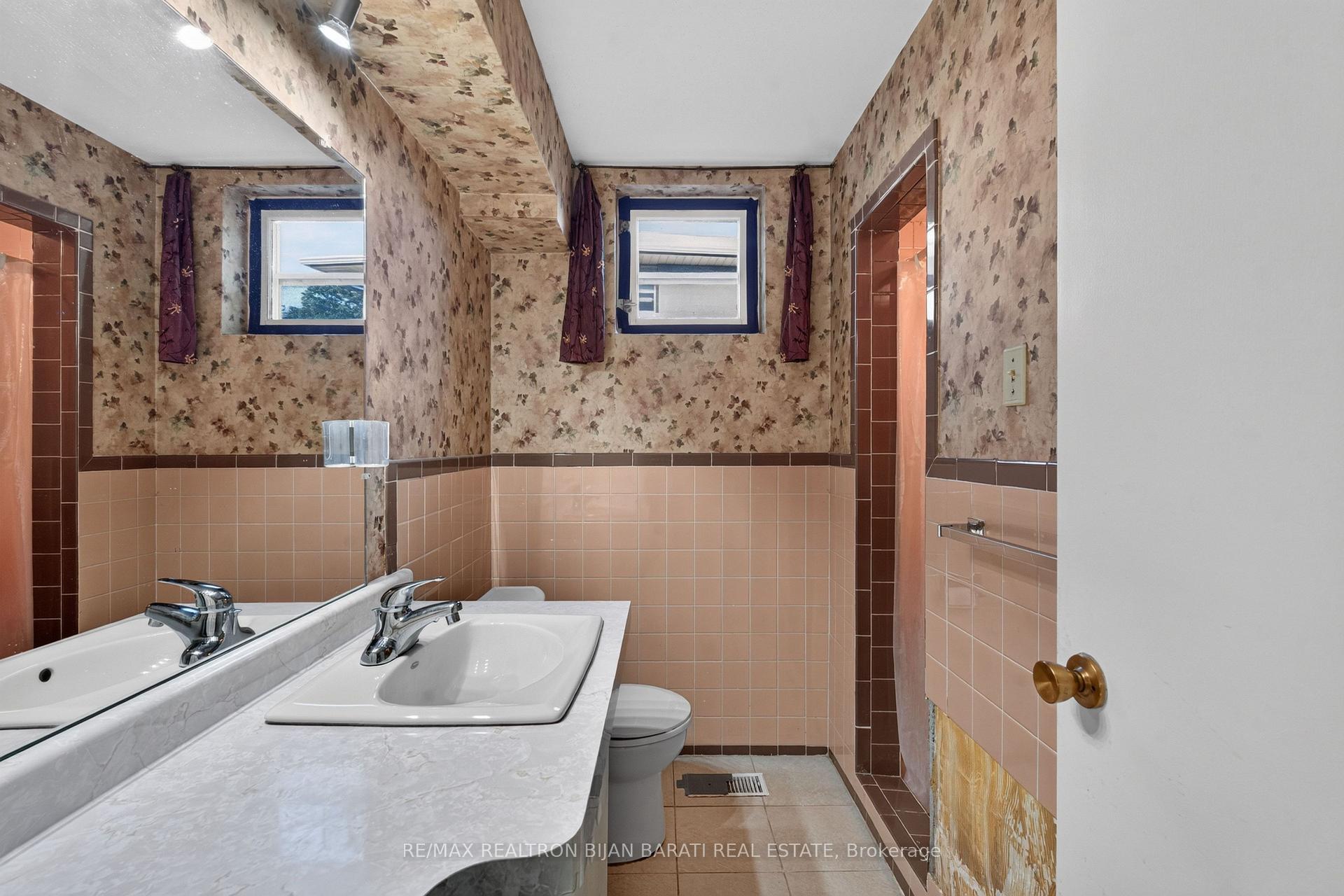 Photo 35 of 14 Heathview Avenue, North York, Bayview Village — HOMEH