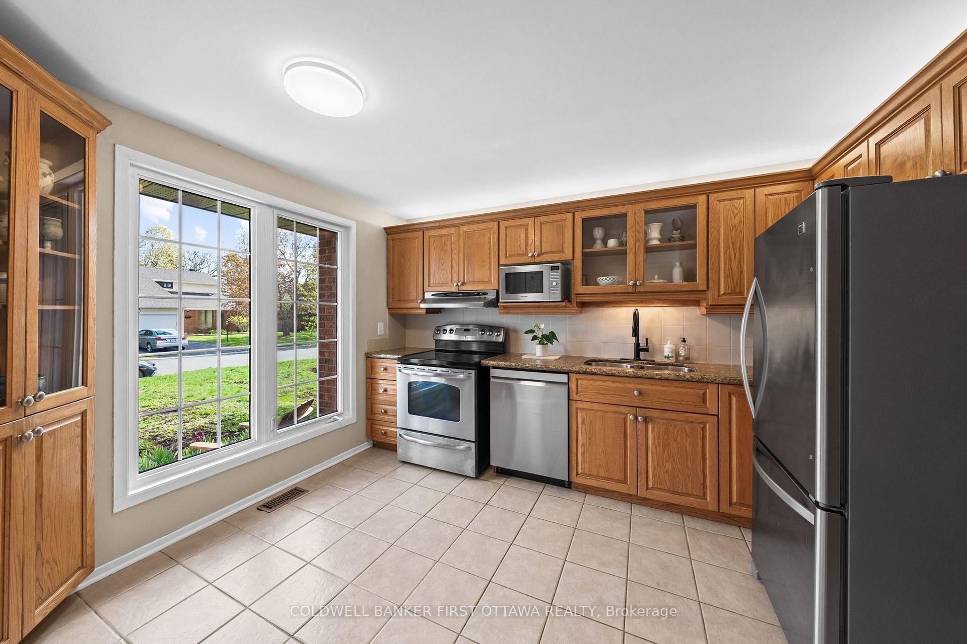 Photo 9 of 34 Melville Drive, Ottawa, Barrhaven - Pheasant Run — HOMEH