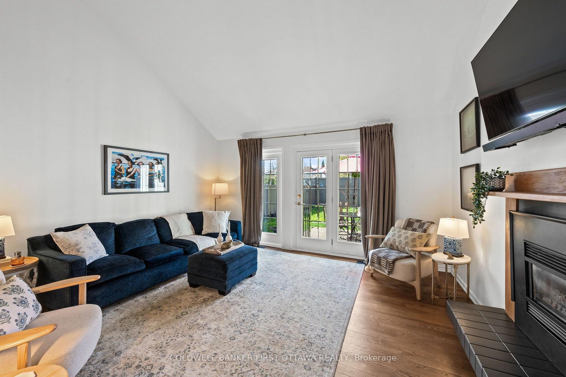 Photo 16 of 34 Melville Drive, Ottawa, Barrhaven - Pheasant Run — HOMEH