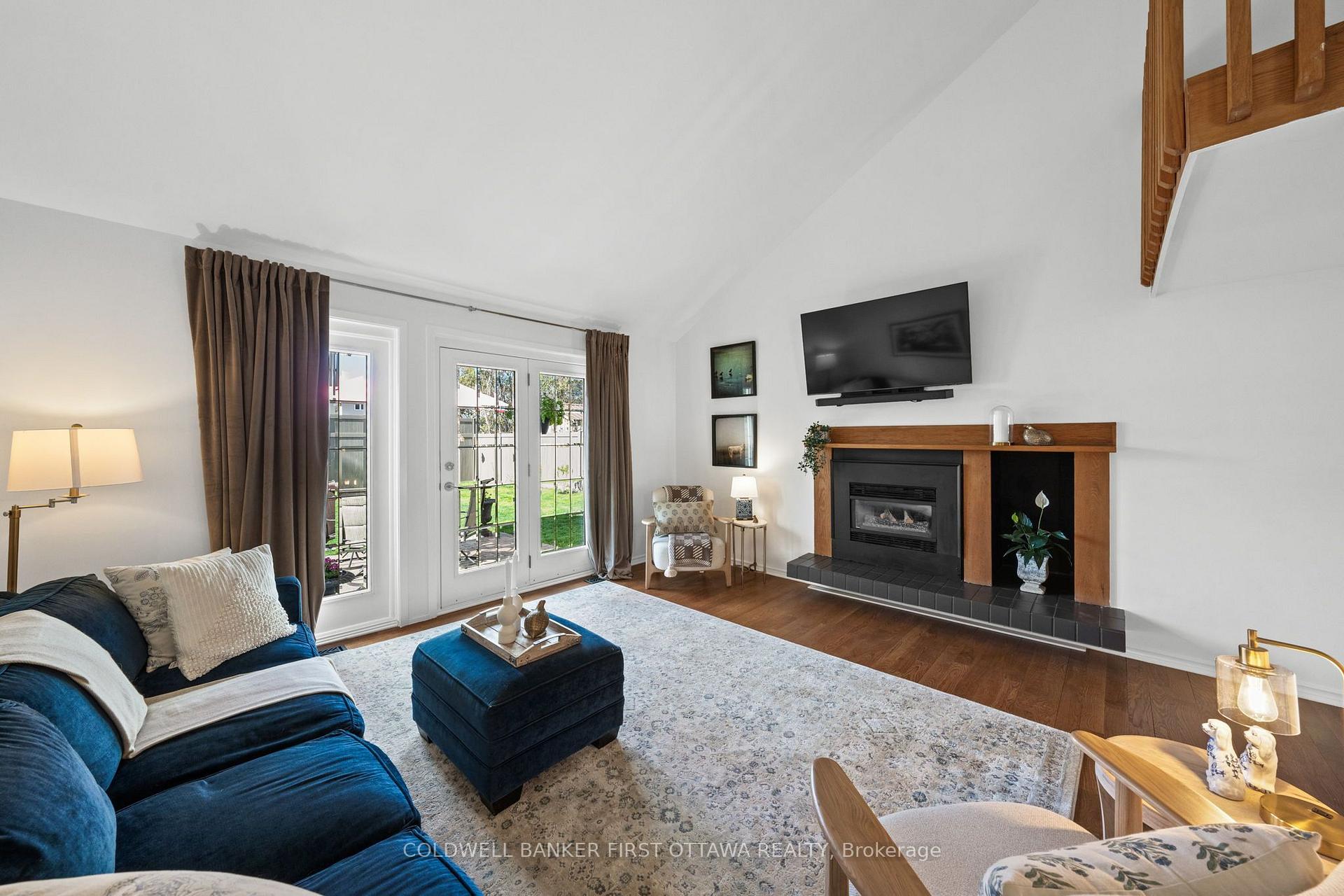 Photo 17 of 34 Melville Drive, Ottawa, Barrhaven - Pheasant Run — HOMEH