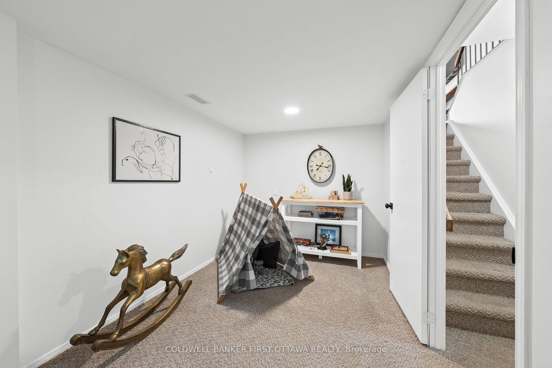 Photo 34 of 34 Melville Drive, Ottawa, Barrhaven - Pheasant Run — HOMEH