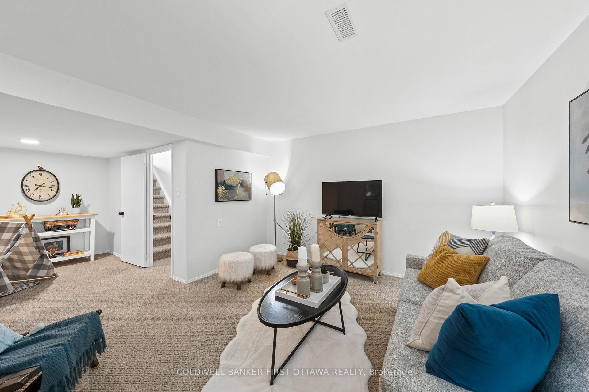 Photo 36 of 34 Melville Drive, Ottawa, Barrhaven - Pheasant Run — HOMEH