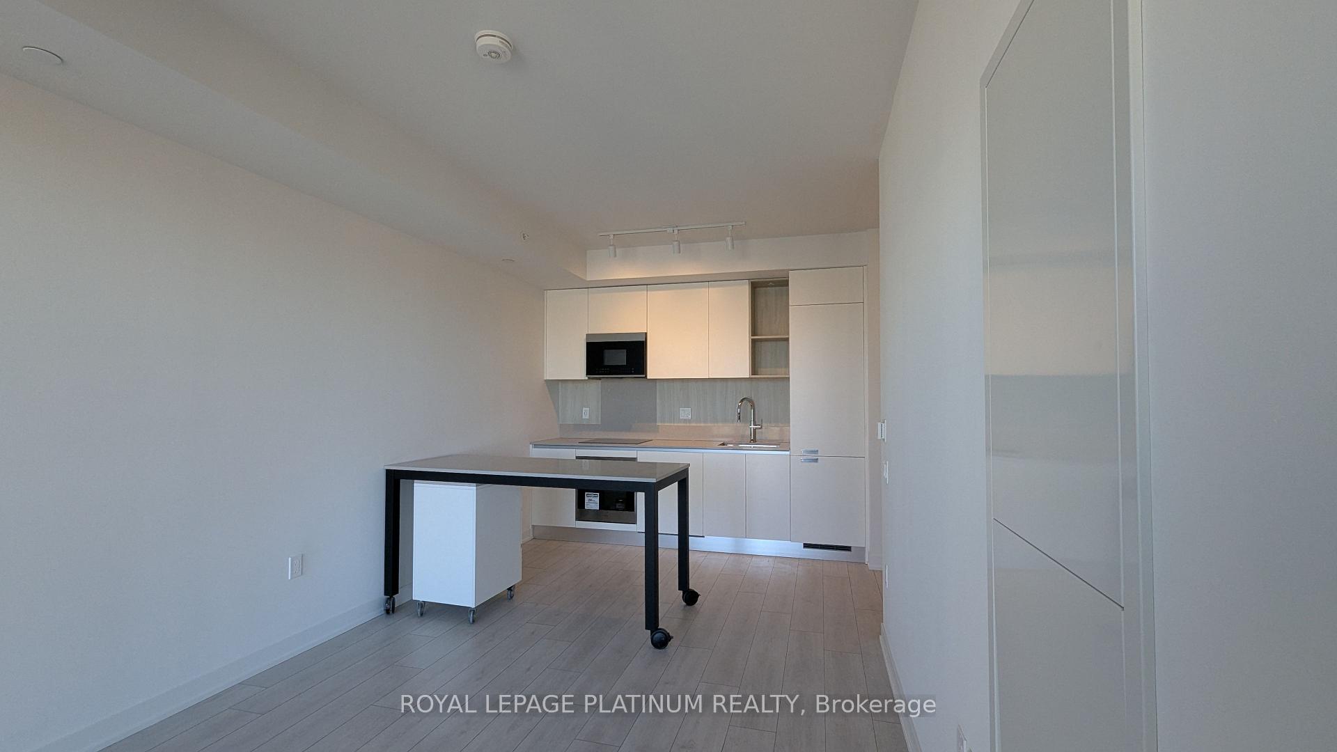 Photo 6 of Unit 806, 39 Mary Street, Barrie, City Centre — HOMEH