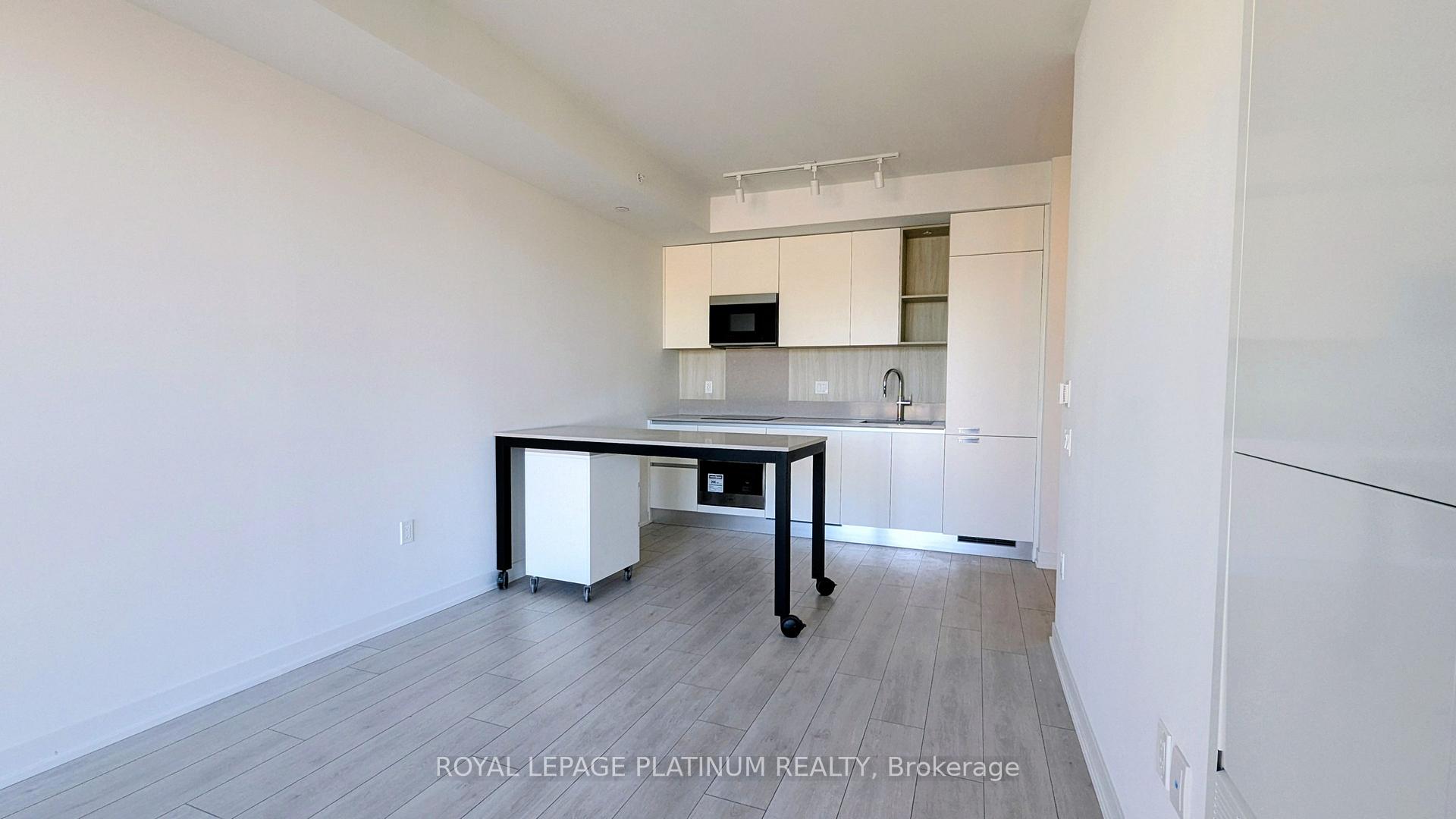 Photo 11 of Unit 806, 39 Mary Street, Barrie, City Centre — HOMEH