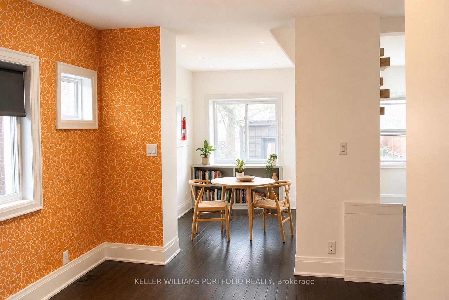Photo 7 of 71 Chisholm Avenue, Toronto, Woodbine-Lumsden — HOMEH