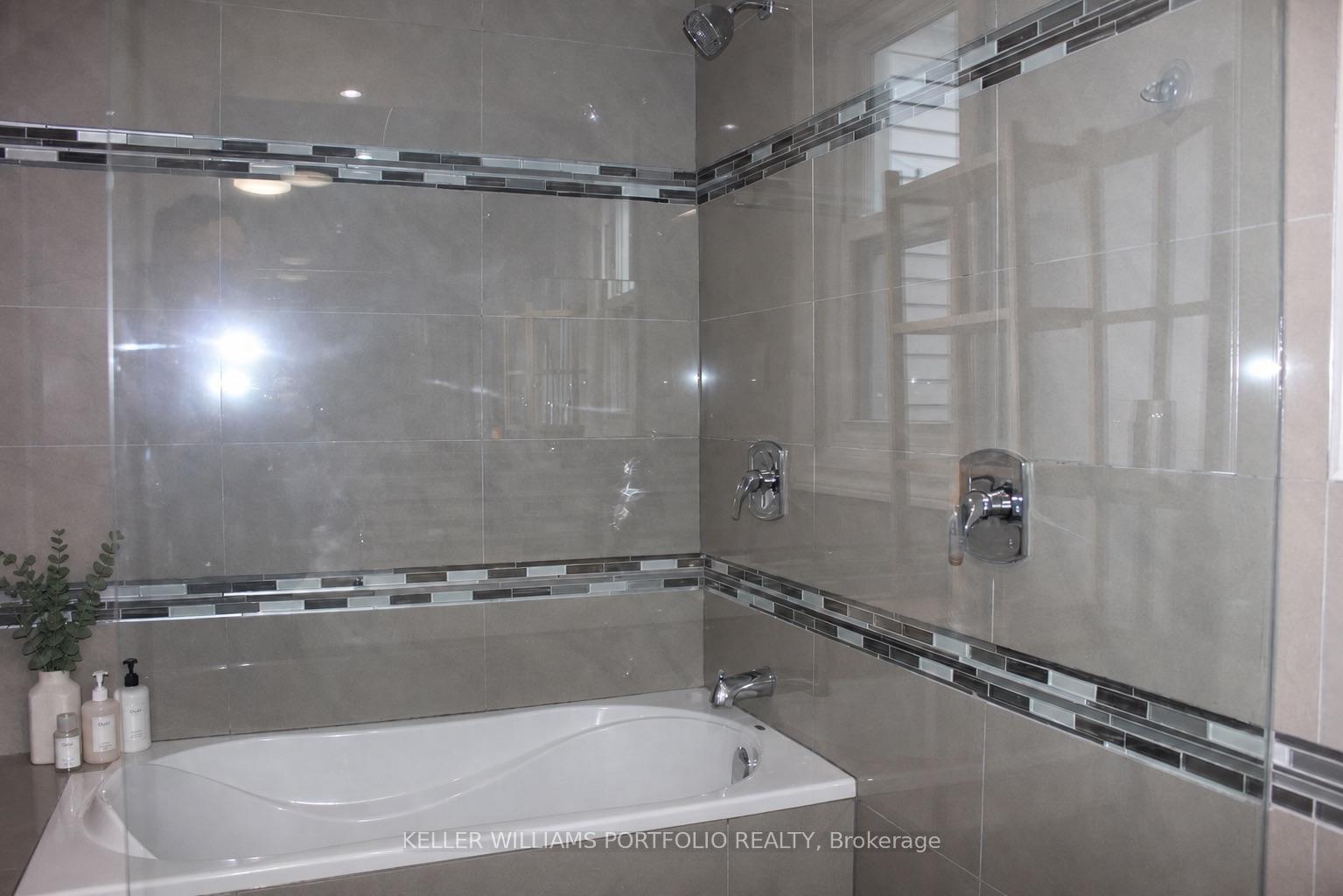 Photo 20 of 71 Chisholm Avenue, Toronto, Woodbine-Lumsden — HOMEH