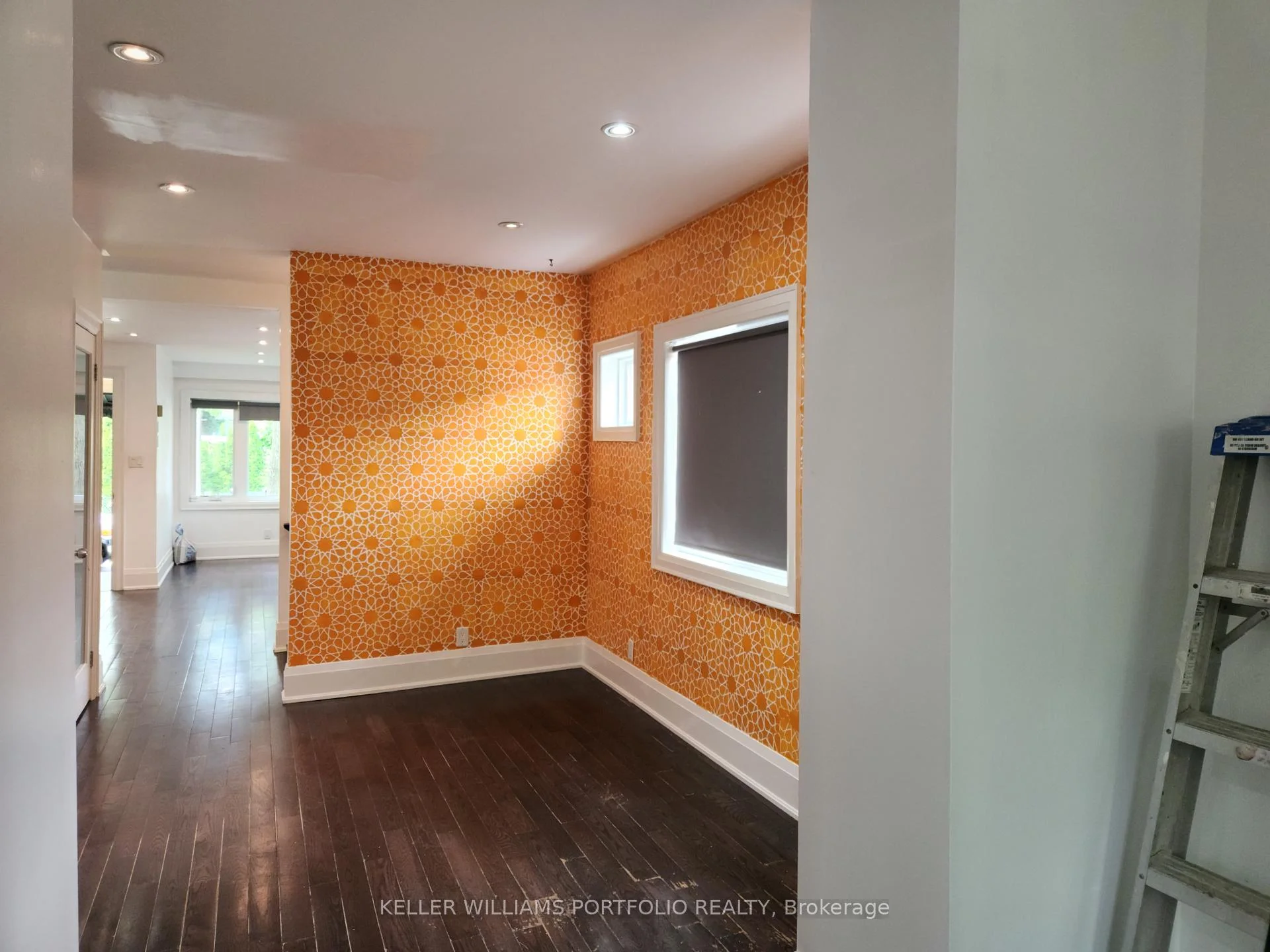 Photo 3 of 71 Chisholm Avenue, Toronto, Woodbine-Lumsden — HOMEH