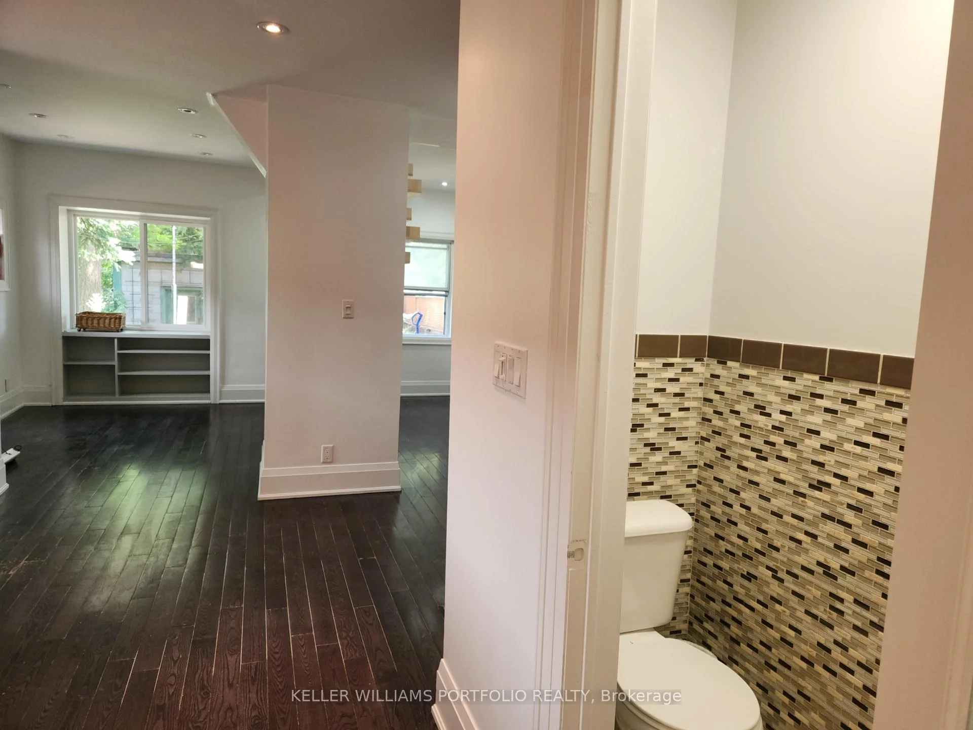 Photo 9 of 71 Chisholm Avenue, Toronto, Woodbine-Lumsden — HOMEH