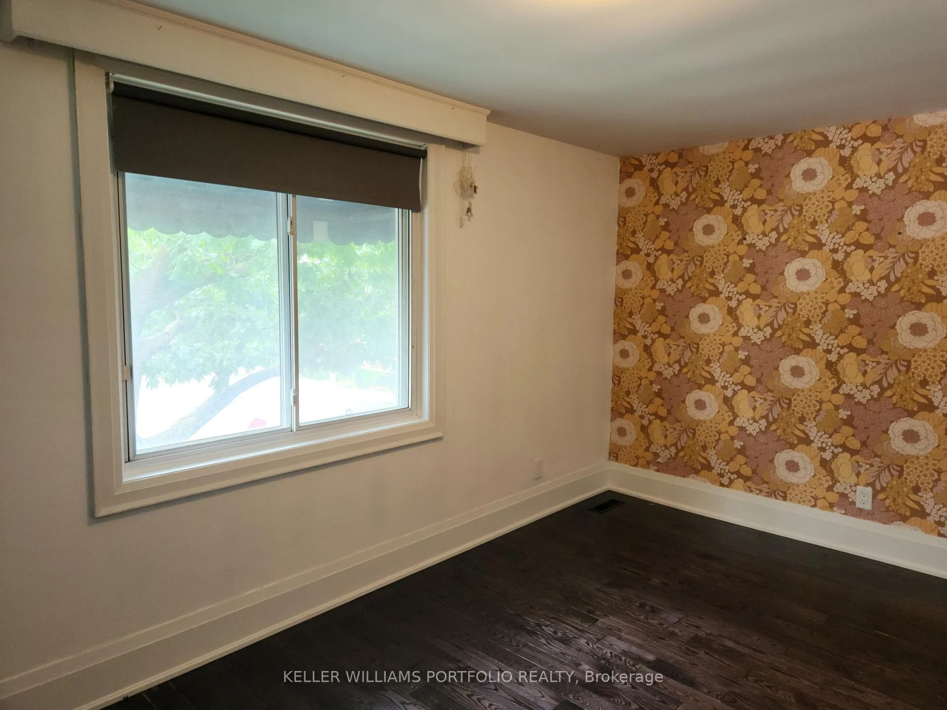 Photo 13 of 71 Chisholm Avenue, Toronto, Woodbine-Lumsden — HOMEH