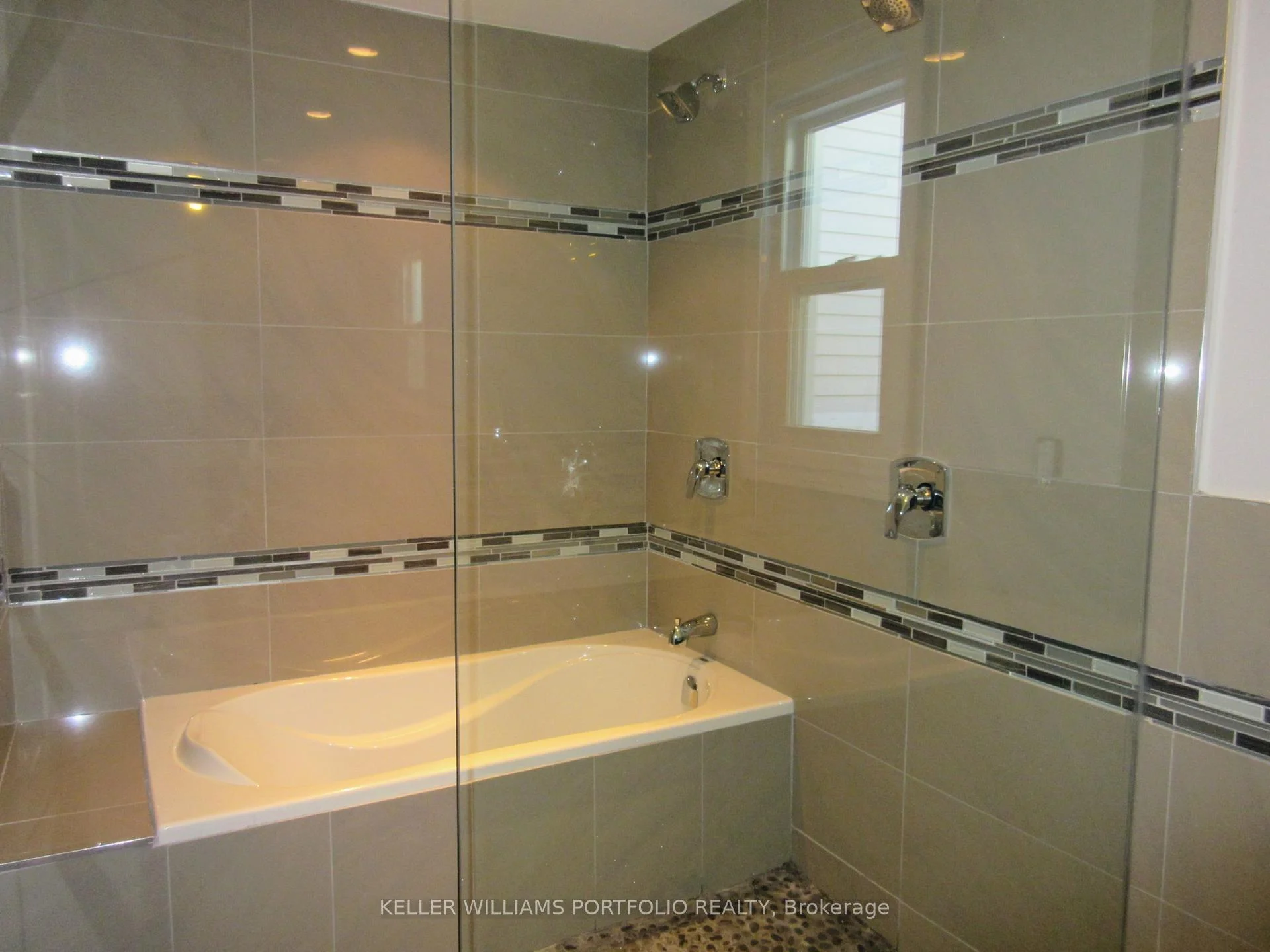 Photo 16 of 71 Chisholm Avenue, Toronto, Woodbine-Lumsden — HOMEH