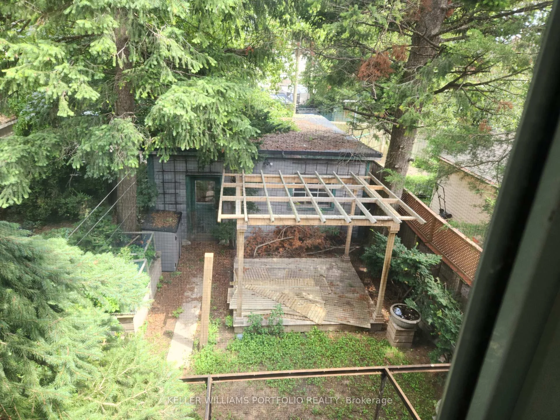 Photo 34 of 71 Chisholm Avenue, Toronto, Woodbine-Lumsden — HOMEH