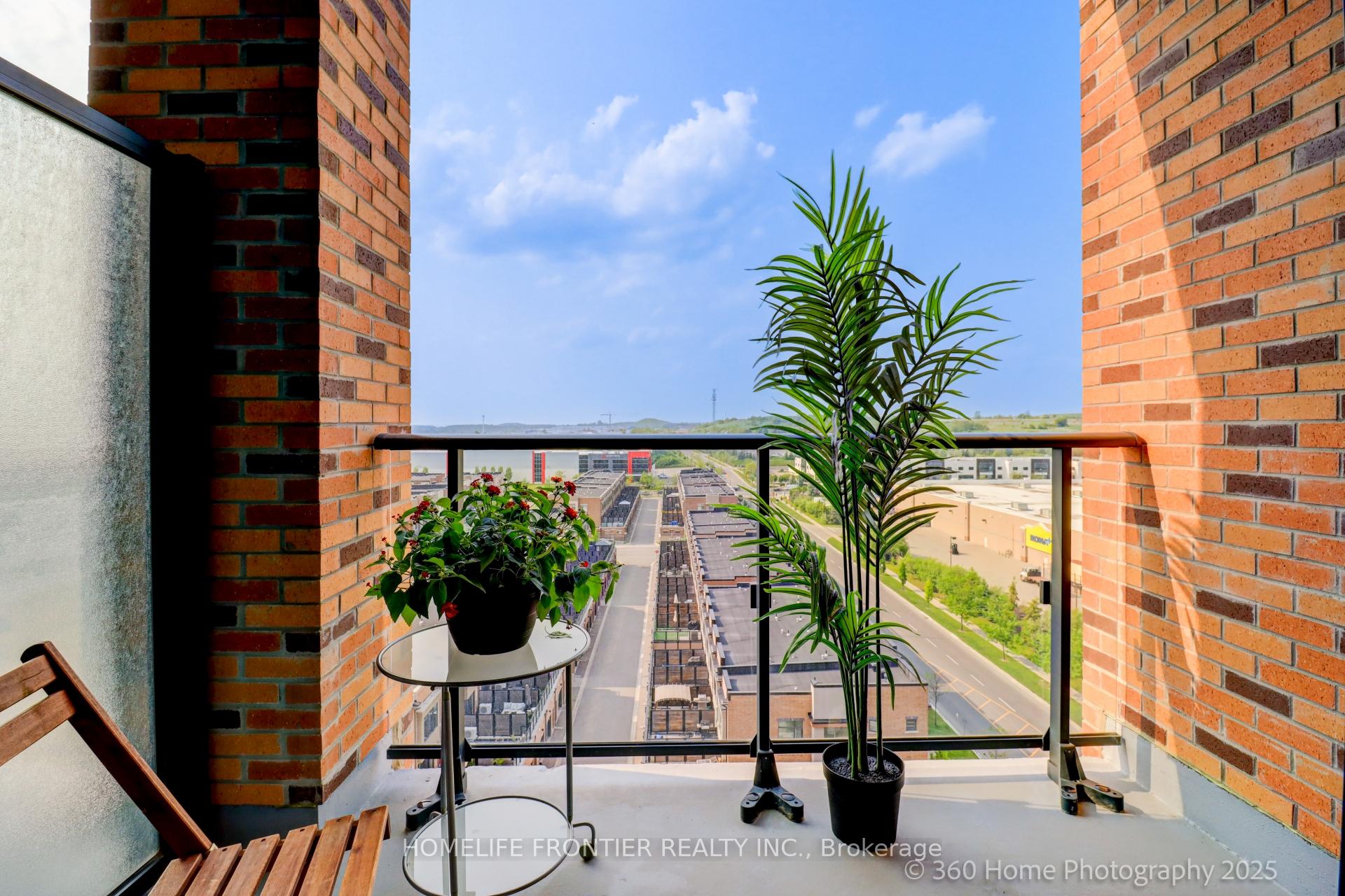 Photo 9 of Unit 904, 100 Eagle Rock Way W, Vaughan, Maple — HOMEH