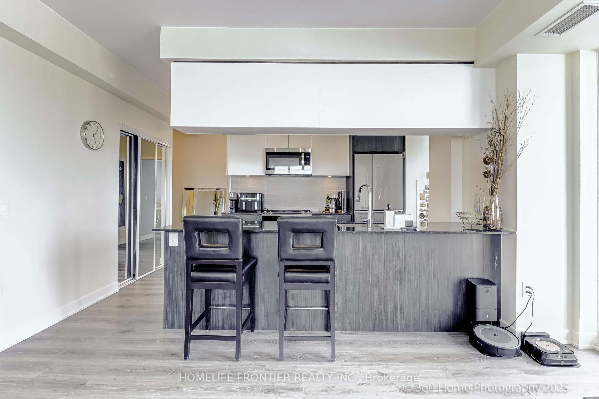 Photo 13 of Unit 904, 100 Eagle Rock Way W, Vaughan, Maple — HOMEH