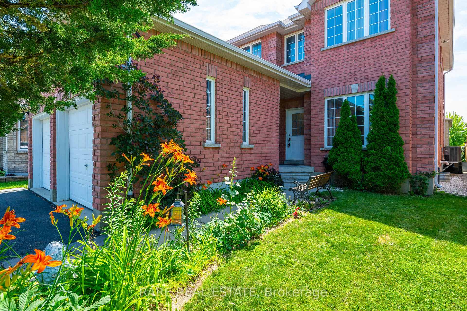 Photo 1 of 2104 Osbond Road, Innisfil, Alcona — HOMEH