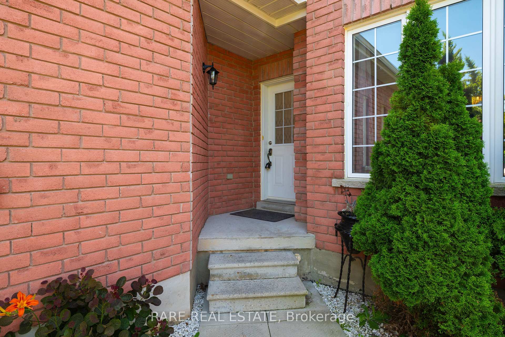 Photo 2 of 2104 Osbond Road, Innisfil, Alcona — HOMEH