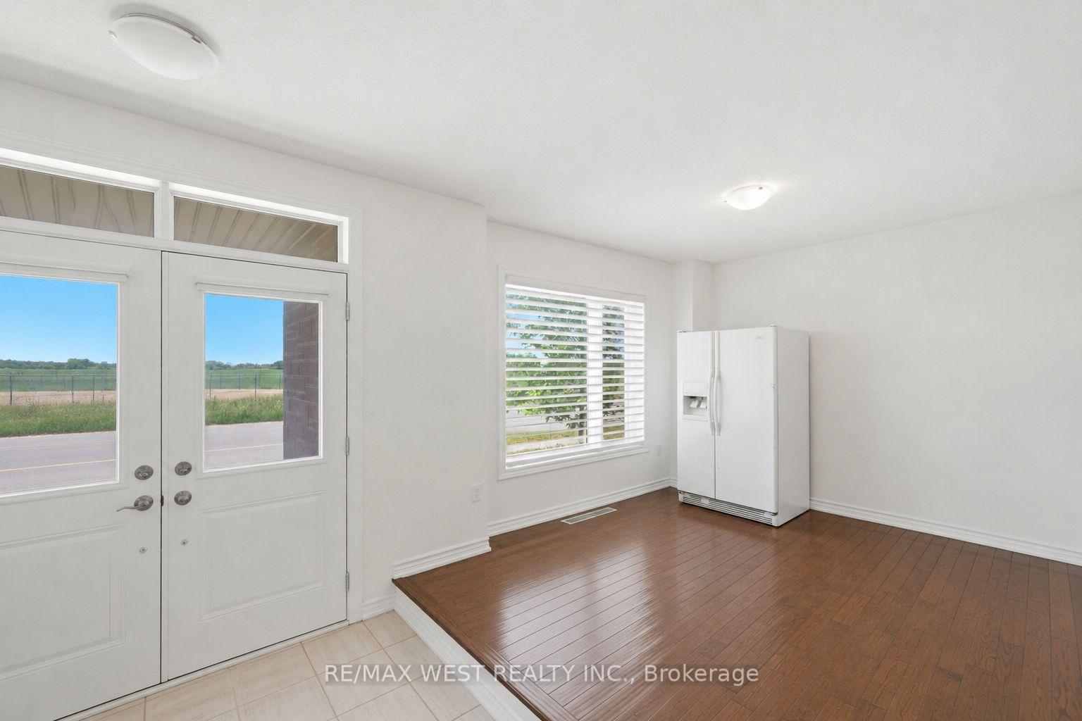 Photo 6 of 55 Holyrood Crescent, Vaughan, Kleinburg — HOMEH