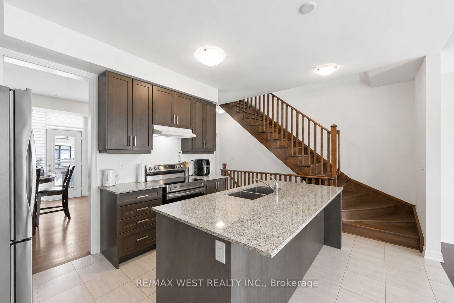 Photo 14 of 55 Holyrood Crescent, Vaughan, Kleinburg — HOMEH