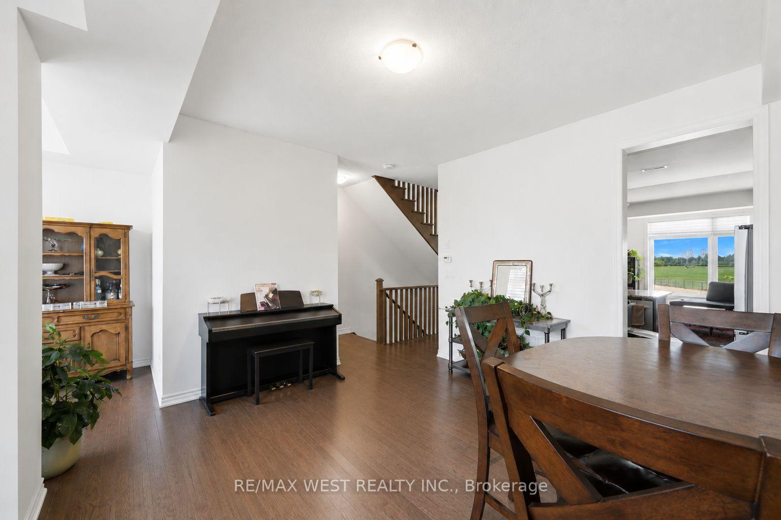 Photo 15 of 55 Holyrood Crescent, Vaughan, Kleinburg — HOMEH