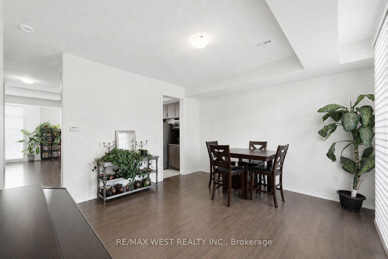 Photo 16 of 55 Holyrood Crescent, Vaughan, Kleinburg — HOMEH