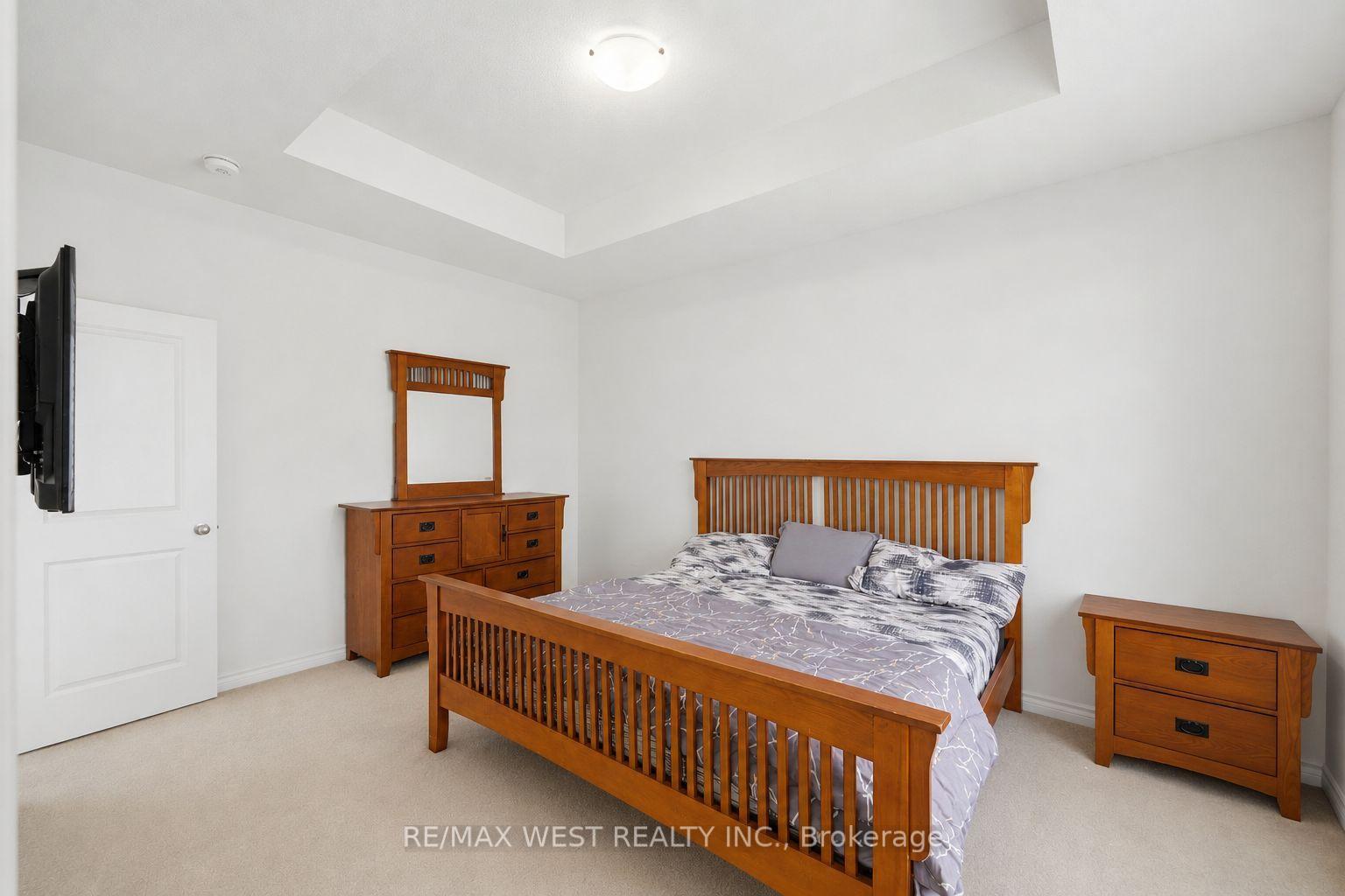 Photo 20 of 55 Holyrood Crescent, Vaughan, Kleinburg — HOMEH