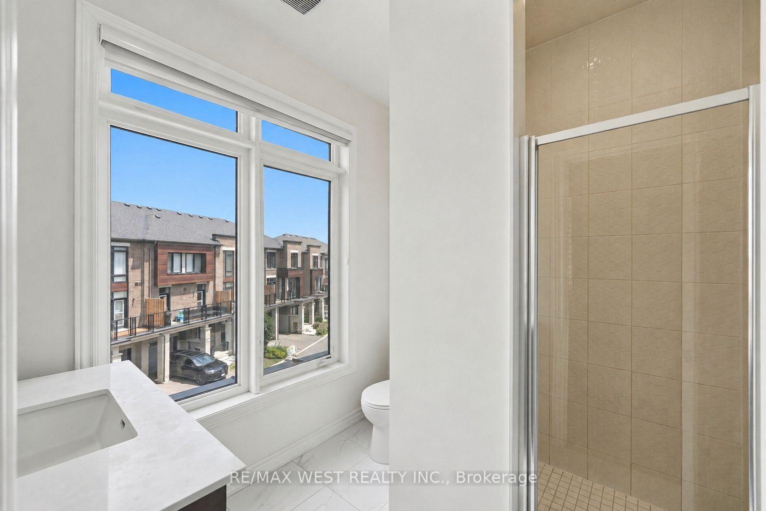 Photo 22 of 55 Holyrood Crescent, Vaughan, Kleinburg — HOMEH