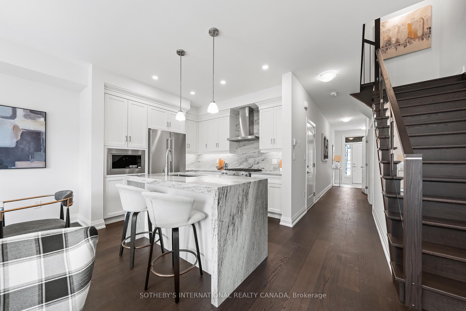 Front of Unit 23, 675 Victoria Road N