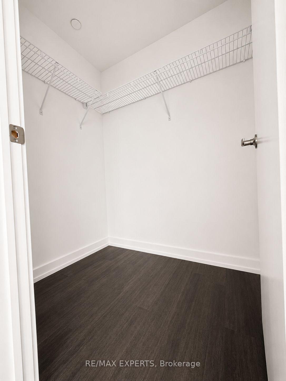Photo 16 of Unit 921, 4010 Eglinton Avenue W, Etobicoke, Humber Heights — HOMEH