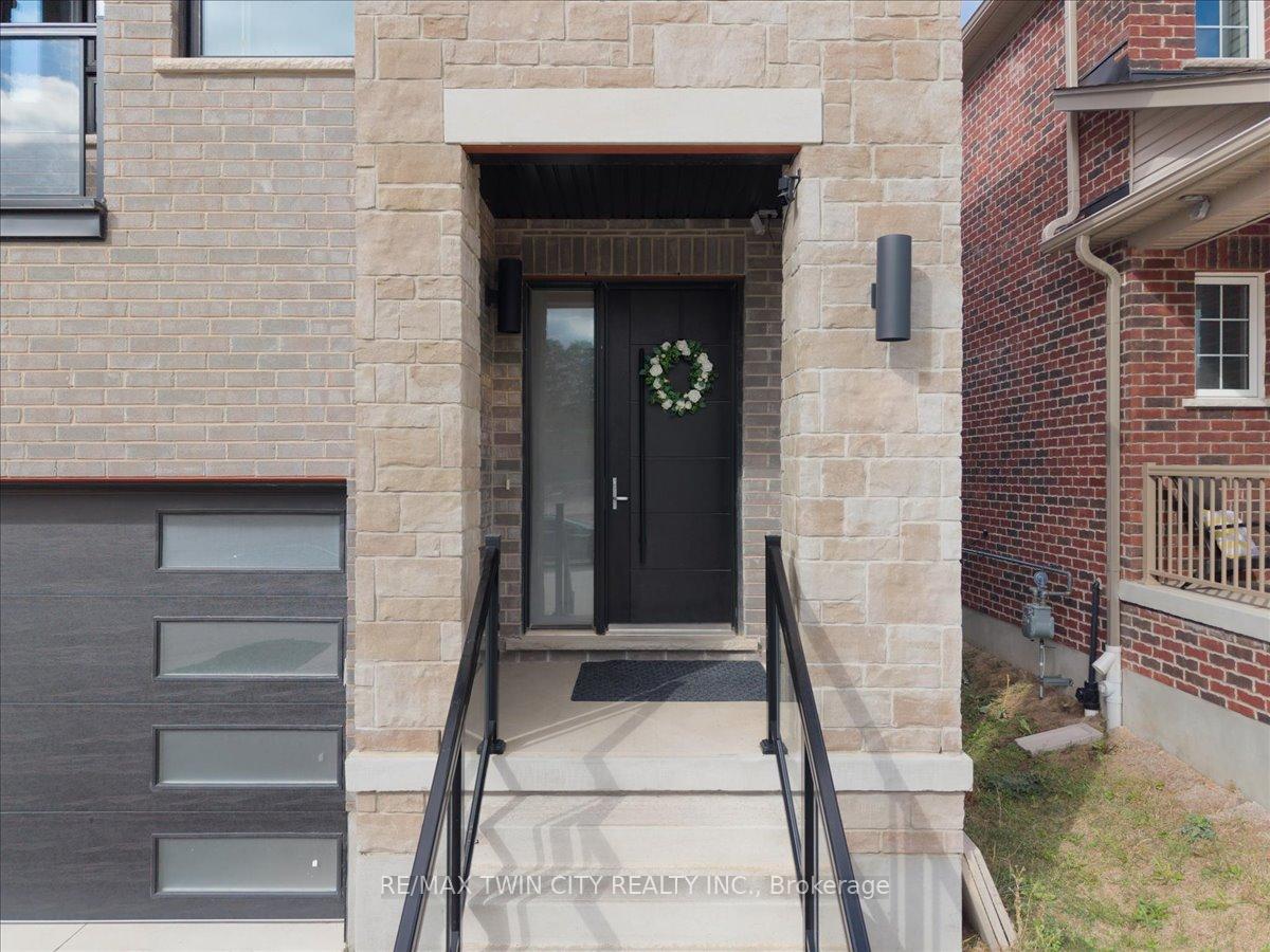 Photo 2 of 657 Benninger Drive, Kitchener, Brigadoon — HOMEH